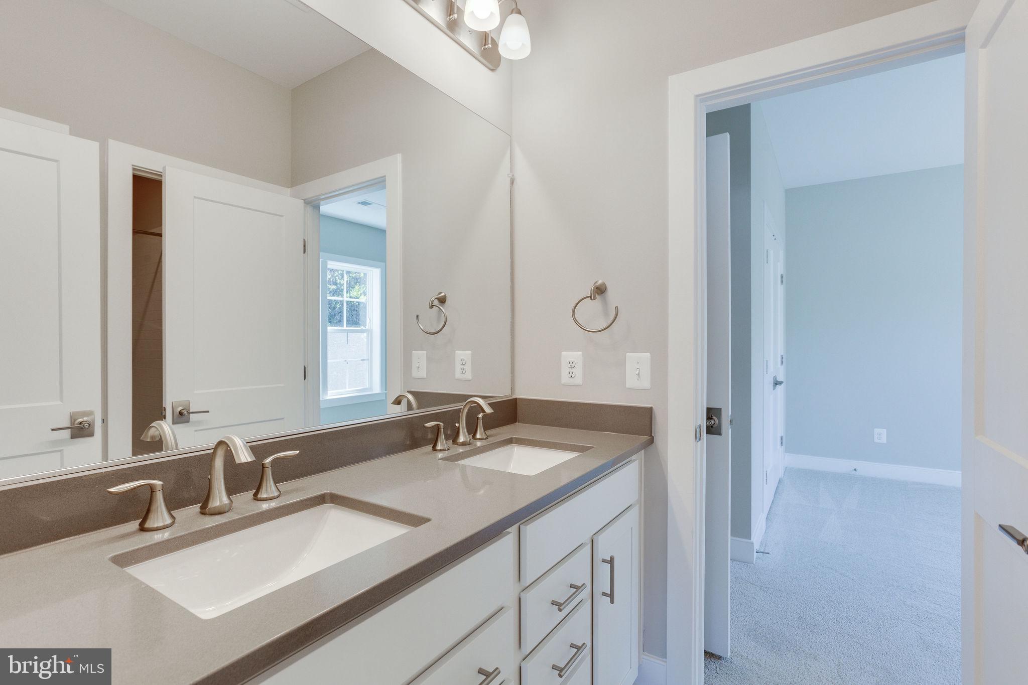 VIENNA WOODS - Residential