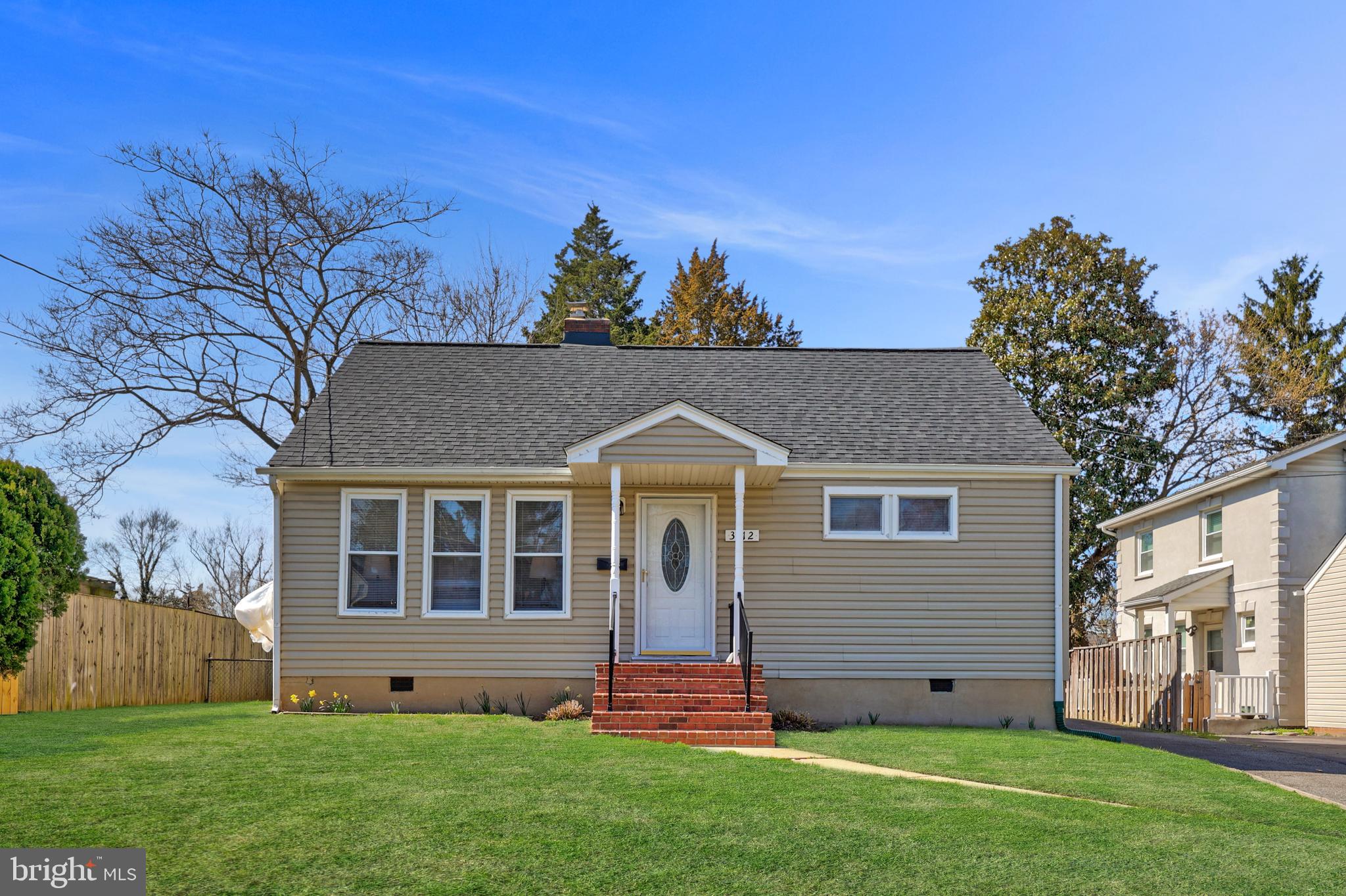 WEST LAWN - Residential