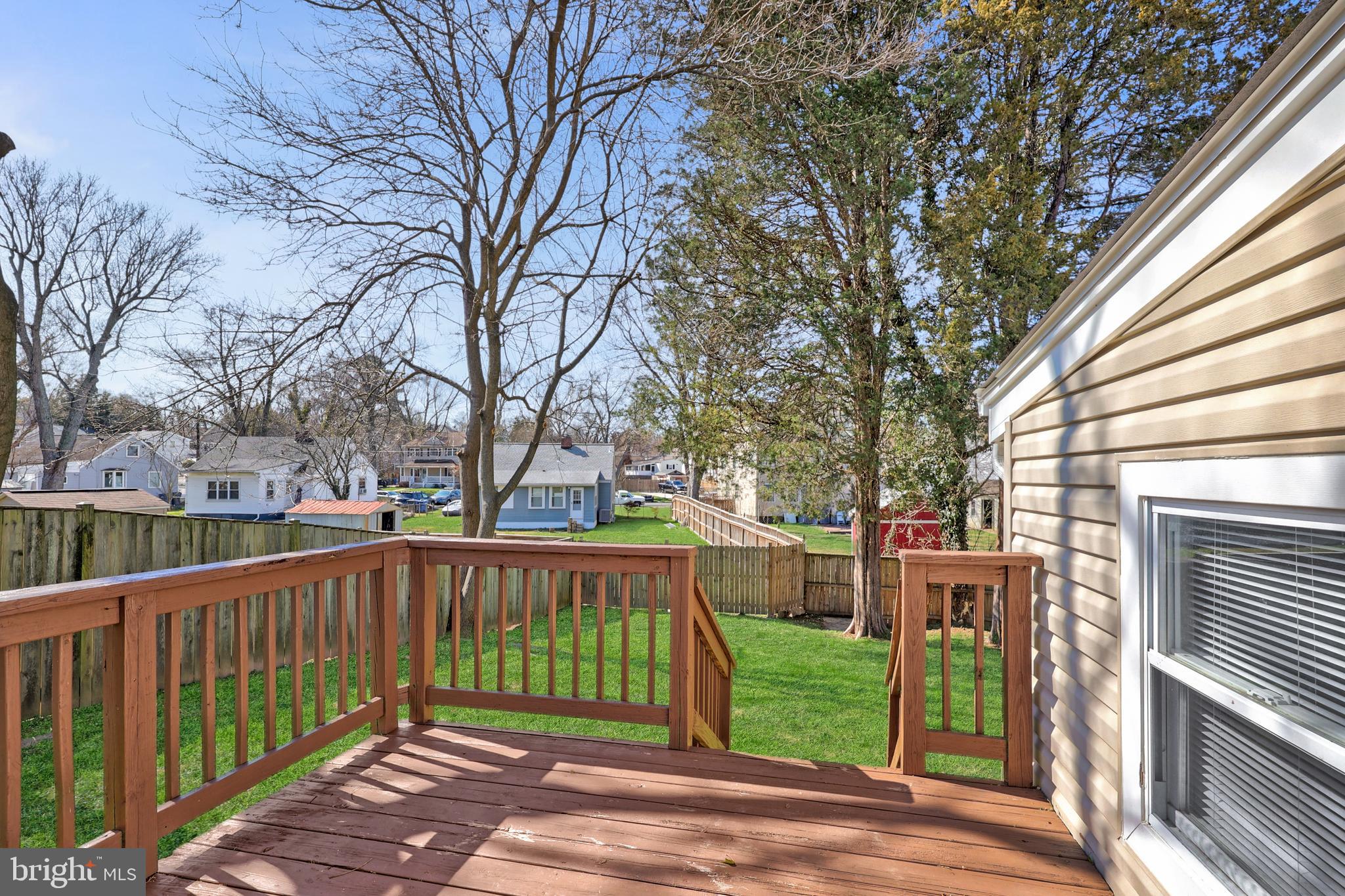 WEST LAWN - Residential