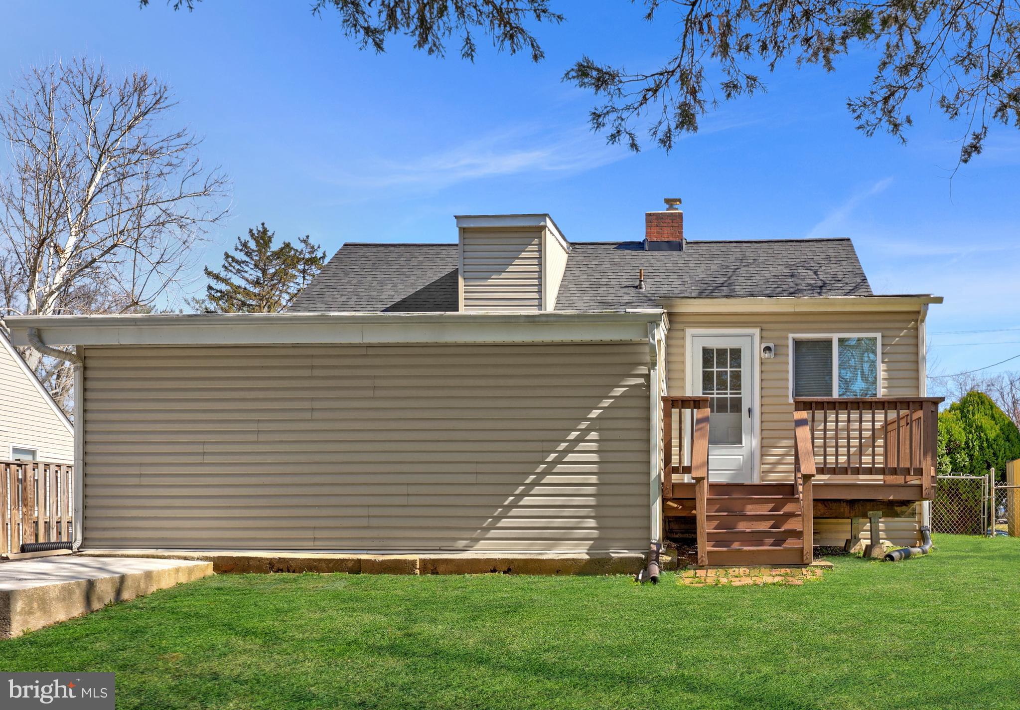 WEST LAWN - Residential