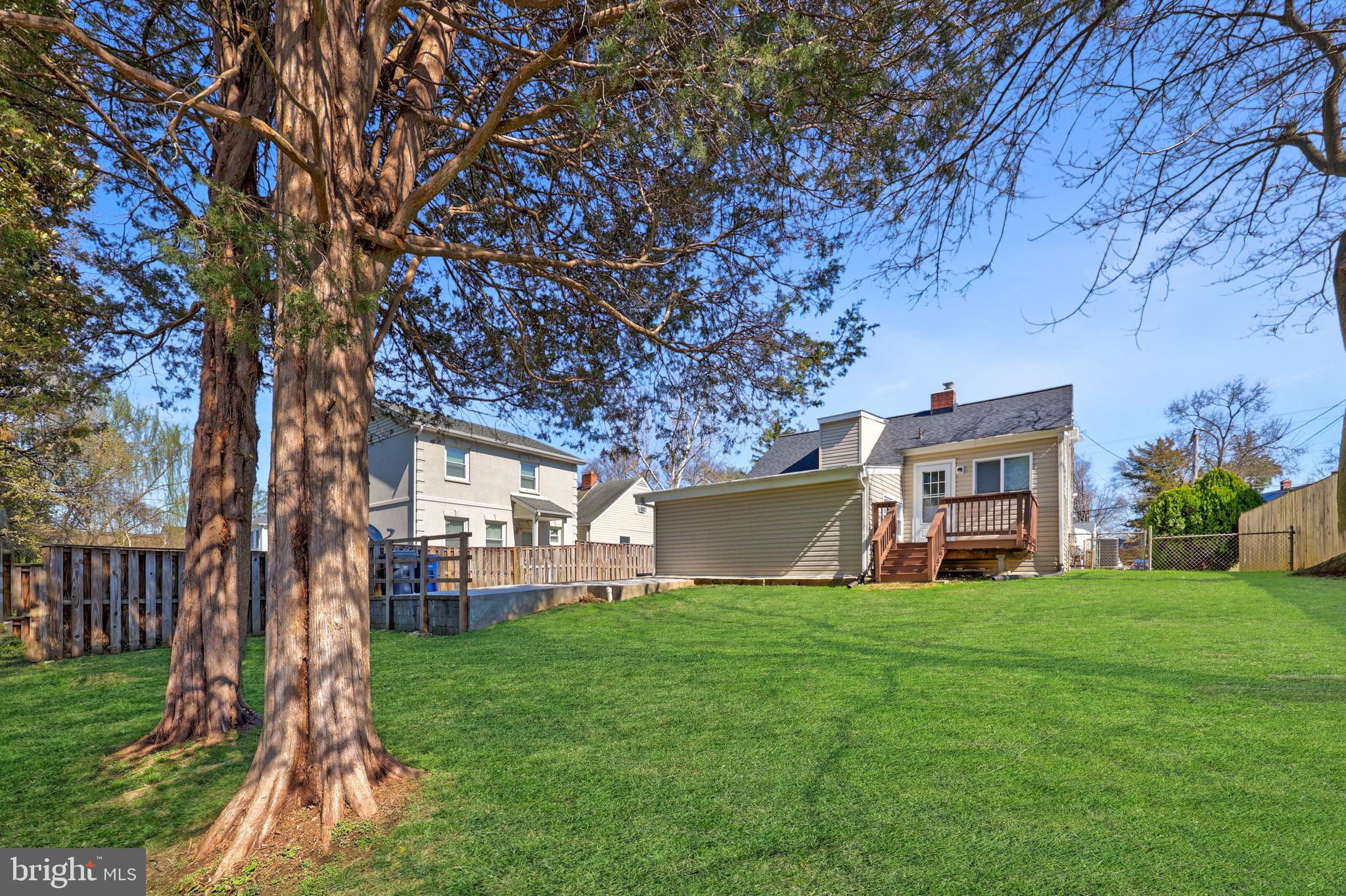 WEST LAWN - Residential