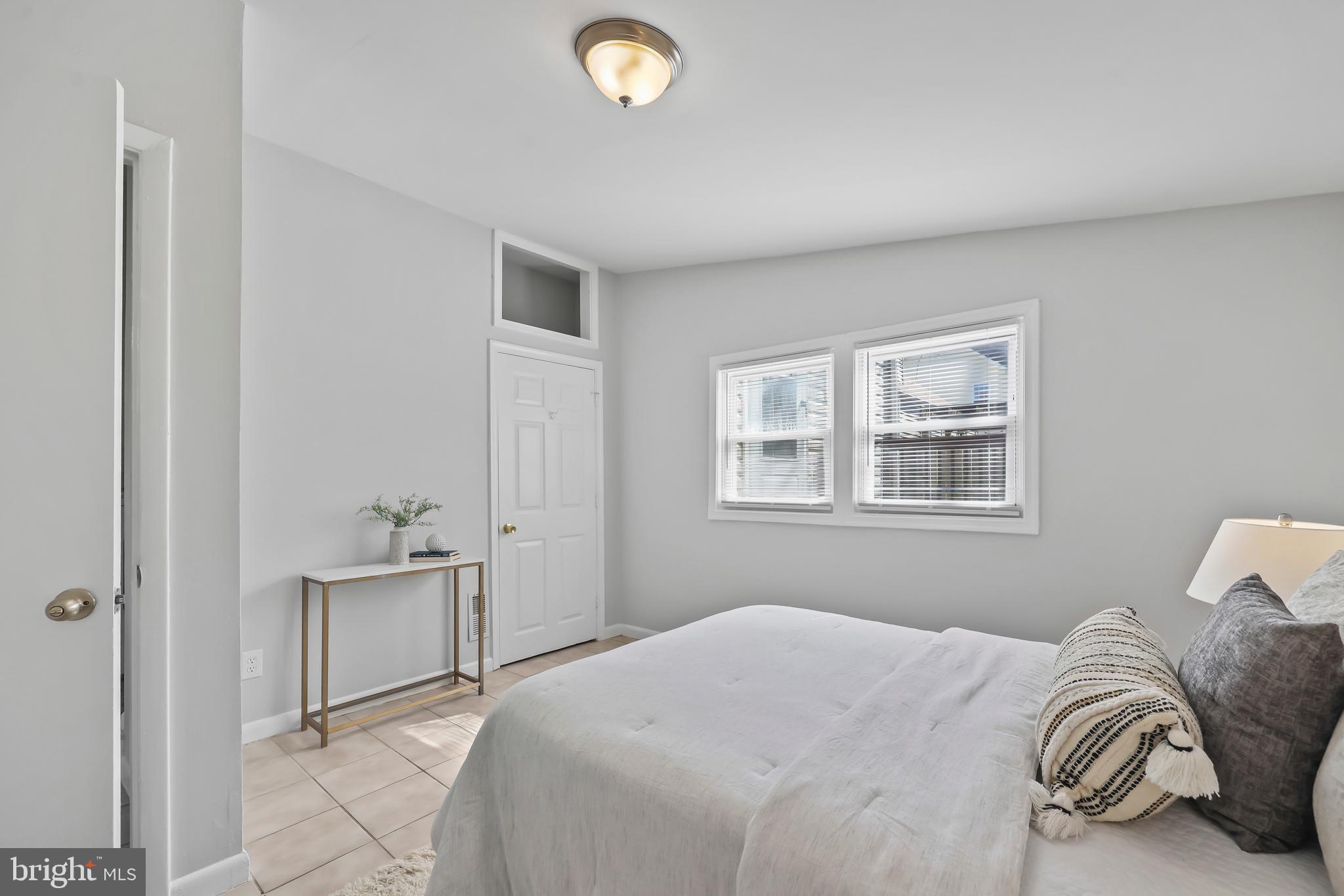 WEST LAWN - Residential