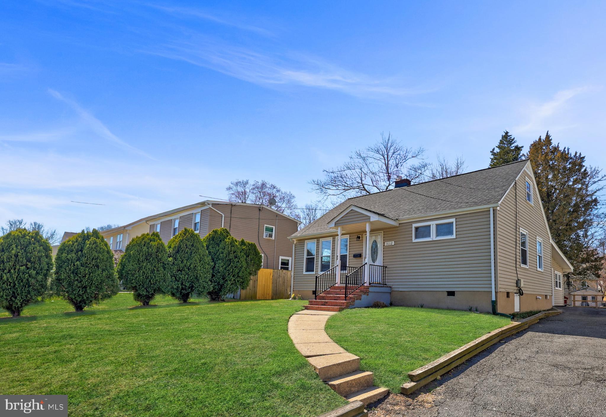 WEST LAWN - Residential