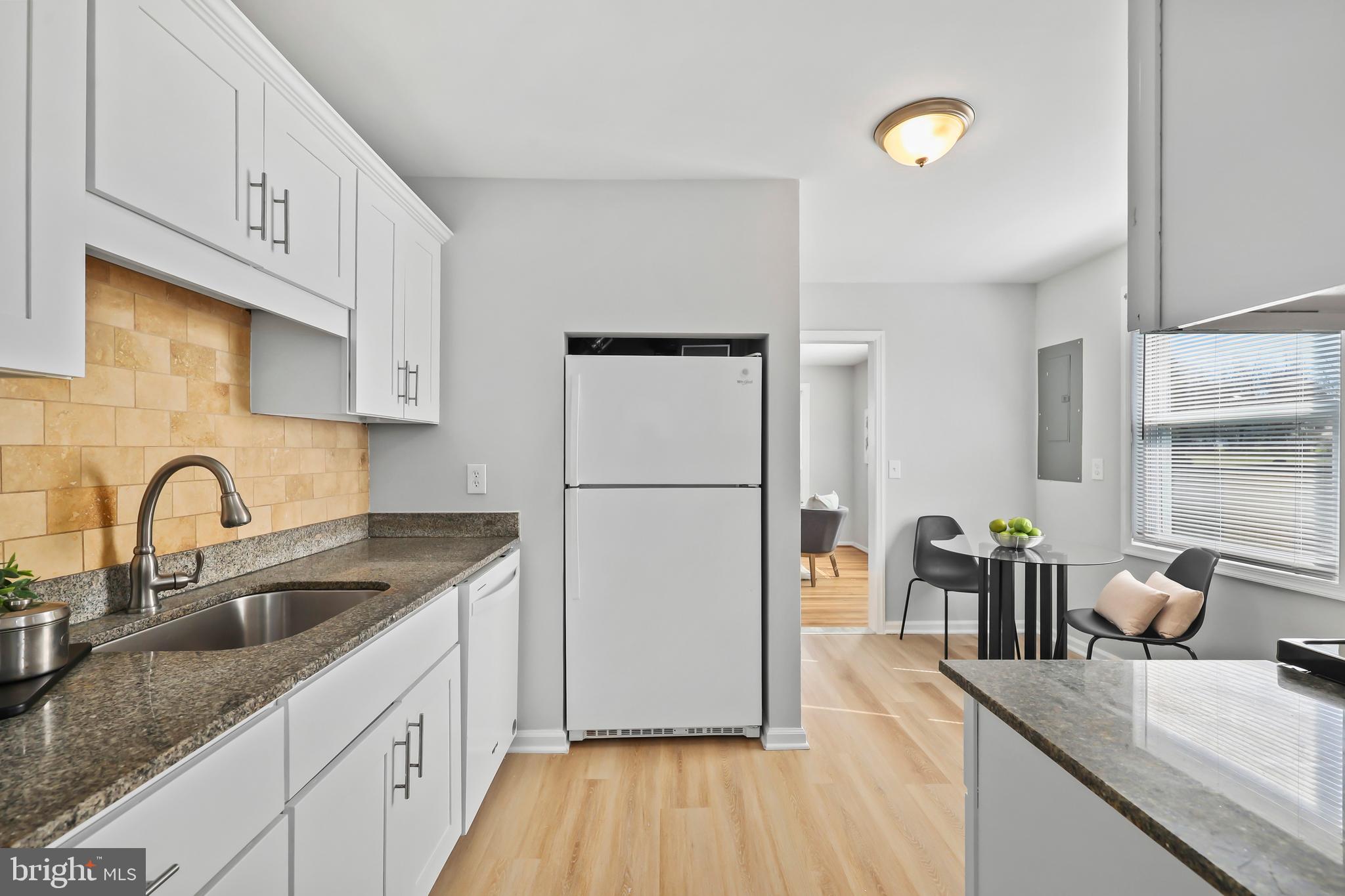 WEST LAWN - Residential