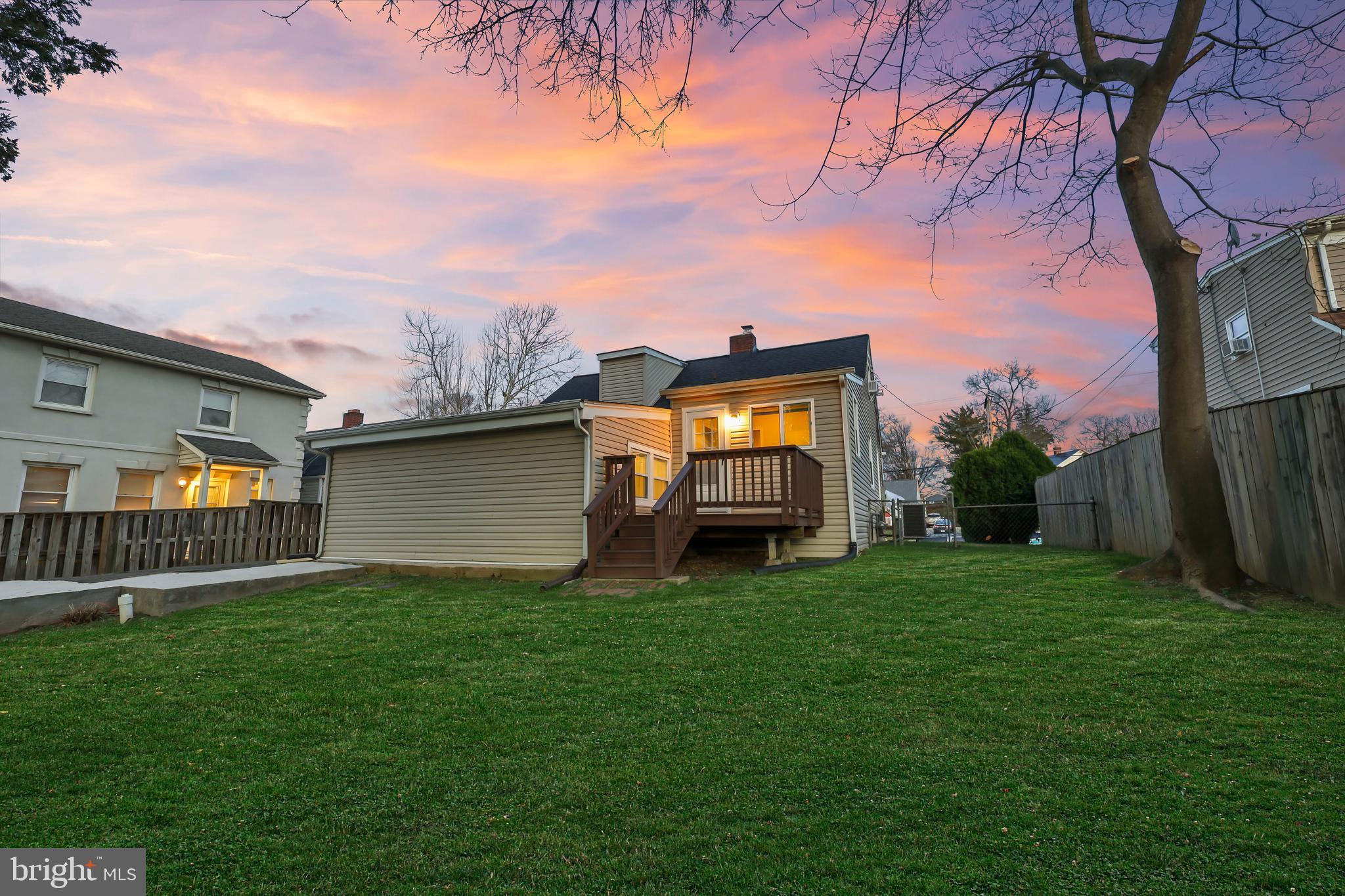 WEST LAWN - Residential