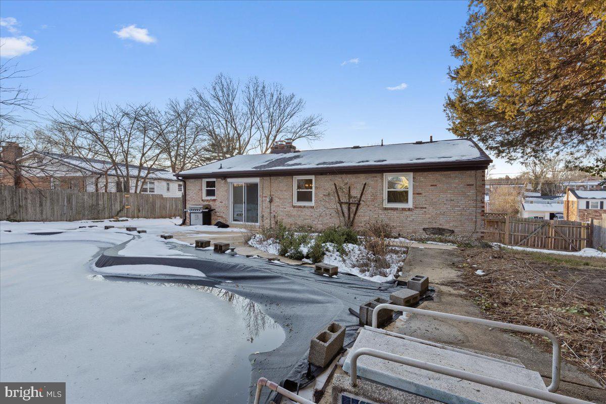 CRESTVIEW MANOR - Residential