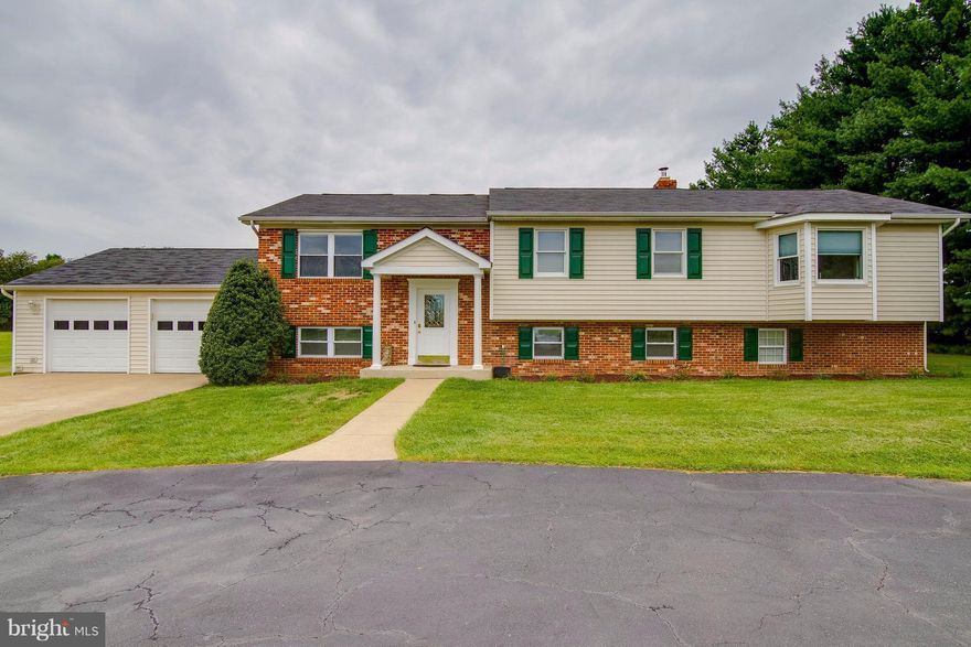 SIMPLY STUNNING HOME OFFERING A GOURMET KITCHEN THAT OPENS INTO SPACIOUS GREAT ROOM W/CATHEDRAL CEILINGS,BEAUTIFUL GAS FIRE PLC, LARGE WINDOWS W/PASTORAL VIEWS.4 BR,3 BA HOME,EXPANSIVE MBDRM SUITE W/FIRE PLC,MBATH W/JETTED TUB, SEP.SHOWER. 2ND MBDRM W/FULL BATH.LOWER LL OFFERS A LARGE OPEN FAMILY ROOM W/FIRE PLC,2 CAR GARAGE W/CABINETRY, NON SKID FLOORING.NO HOA. PRIVATE,METICULOUSLY MAINTAINED!