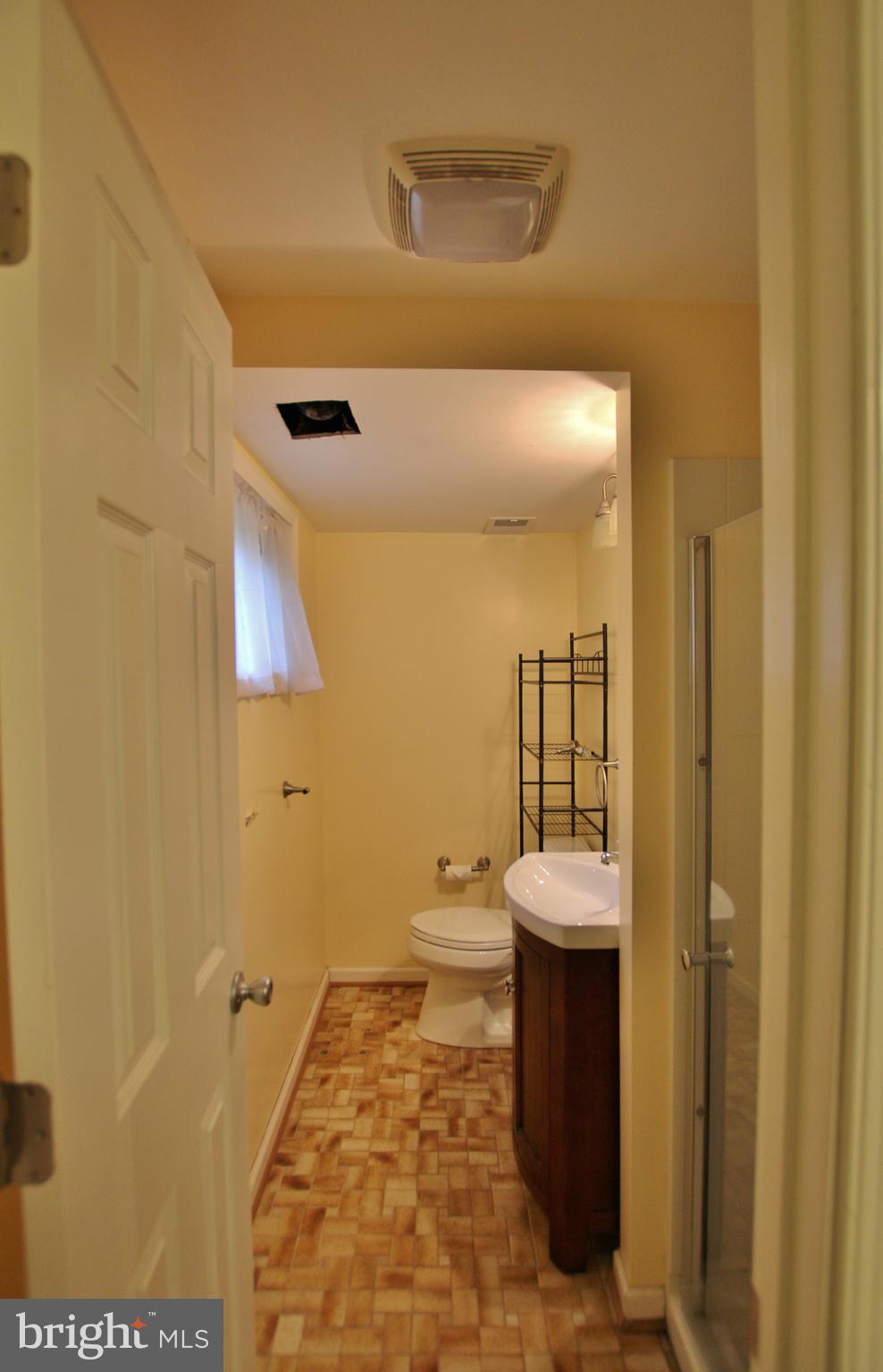 LAKE RIDGE- OAKWOOD - Residential Lease