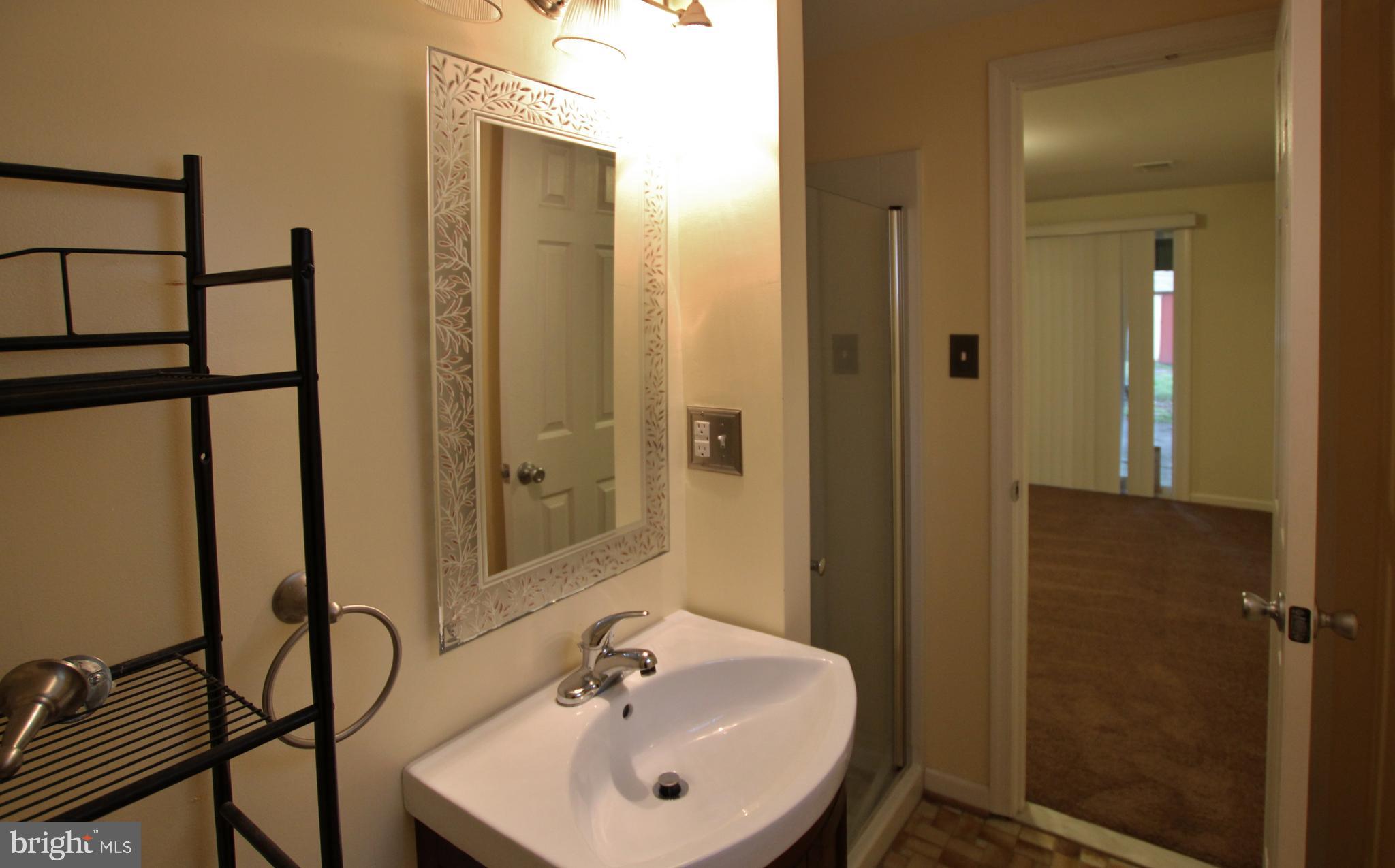 LAKE RIDGE- OAKWOOD - Residential Lease