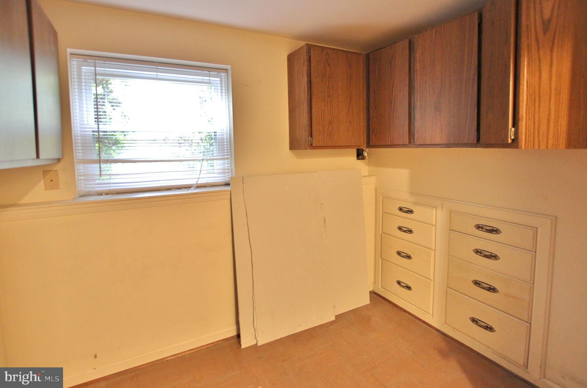 LAKE RIDGE- OAKWOOD - Residential Lease