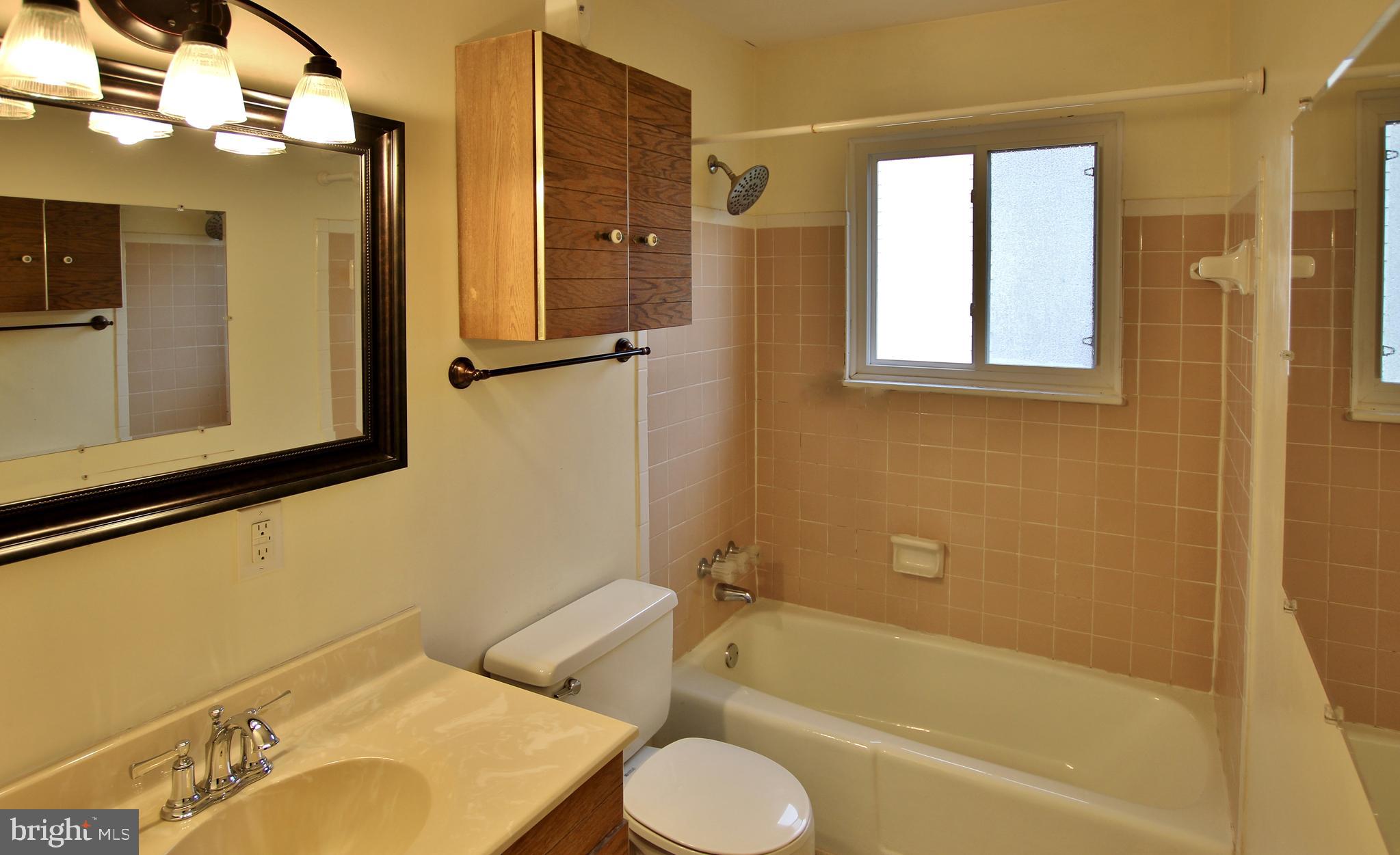 LAKE RIDGE- OAKWOOD - Residential Lease