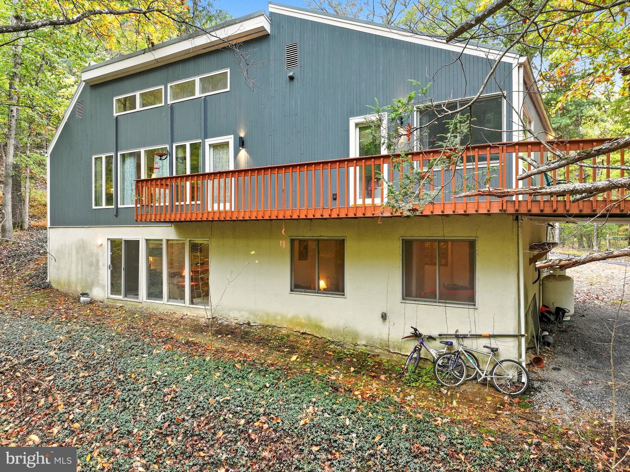 16 SPRUCE HOLLOW ROAD