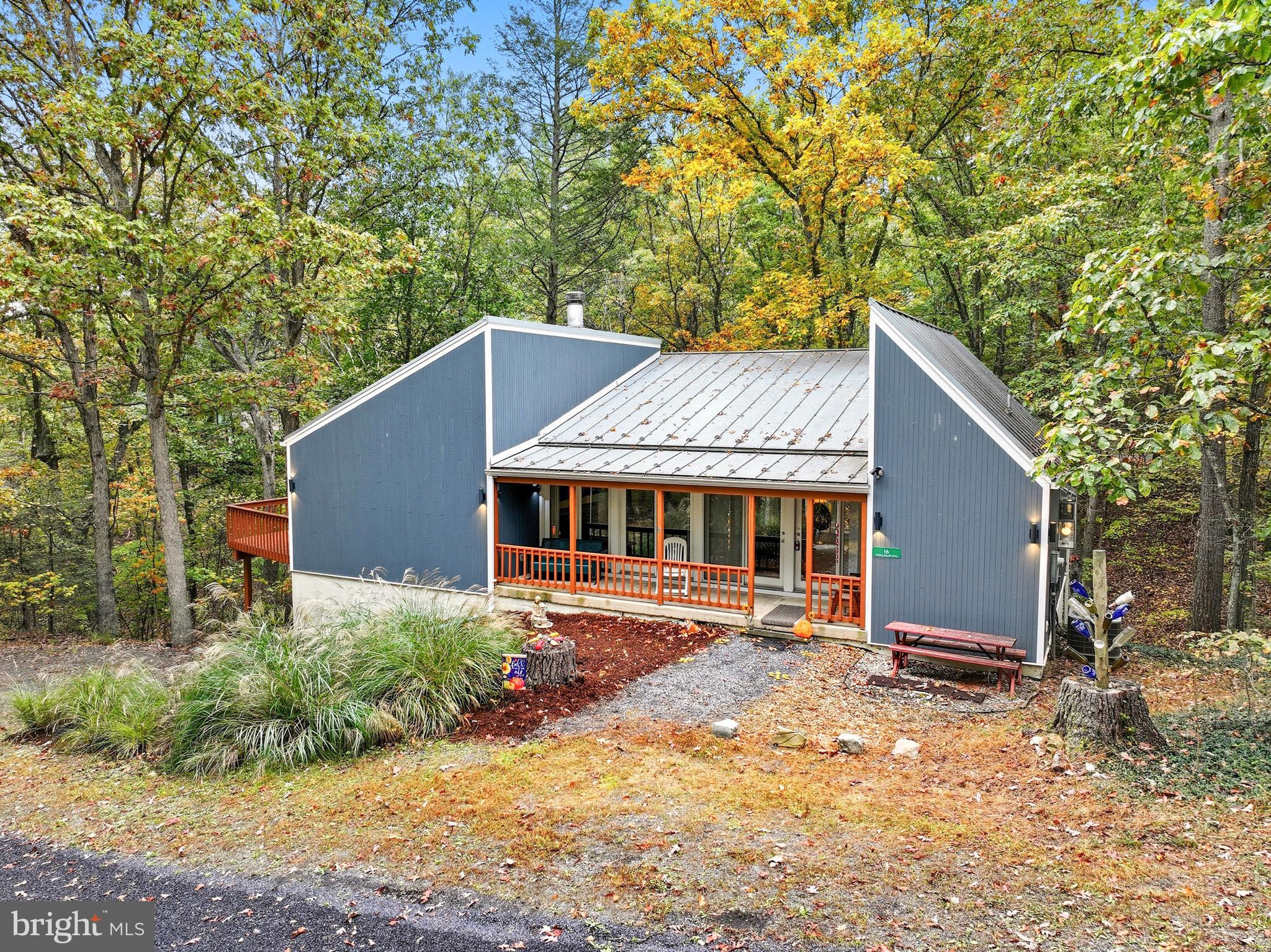 16 SPRUCE HOLLOW ROAD