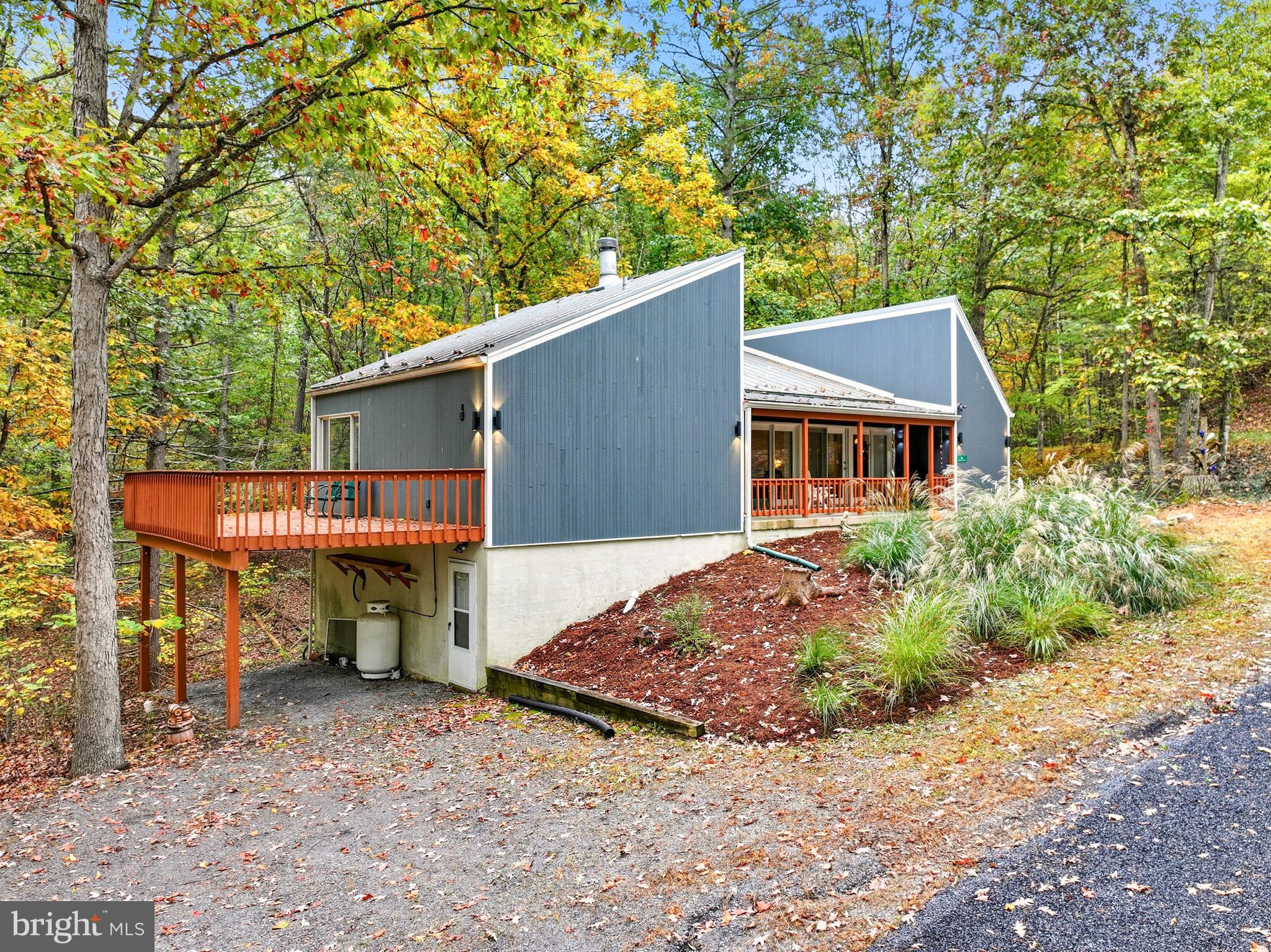 16 SPRUCE HOLLOW ROAD