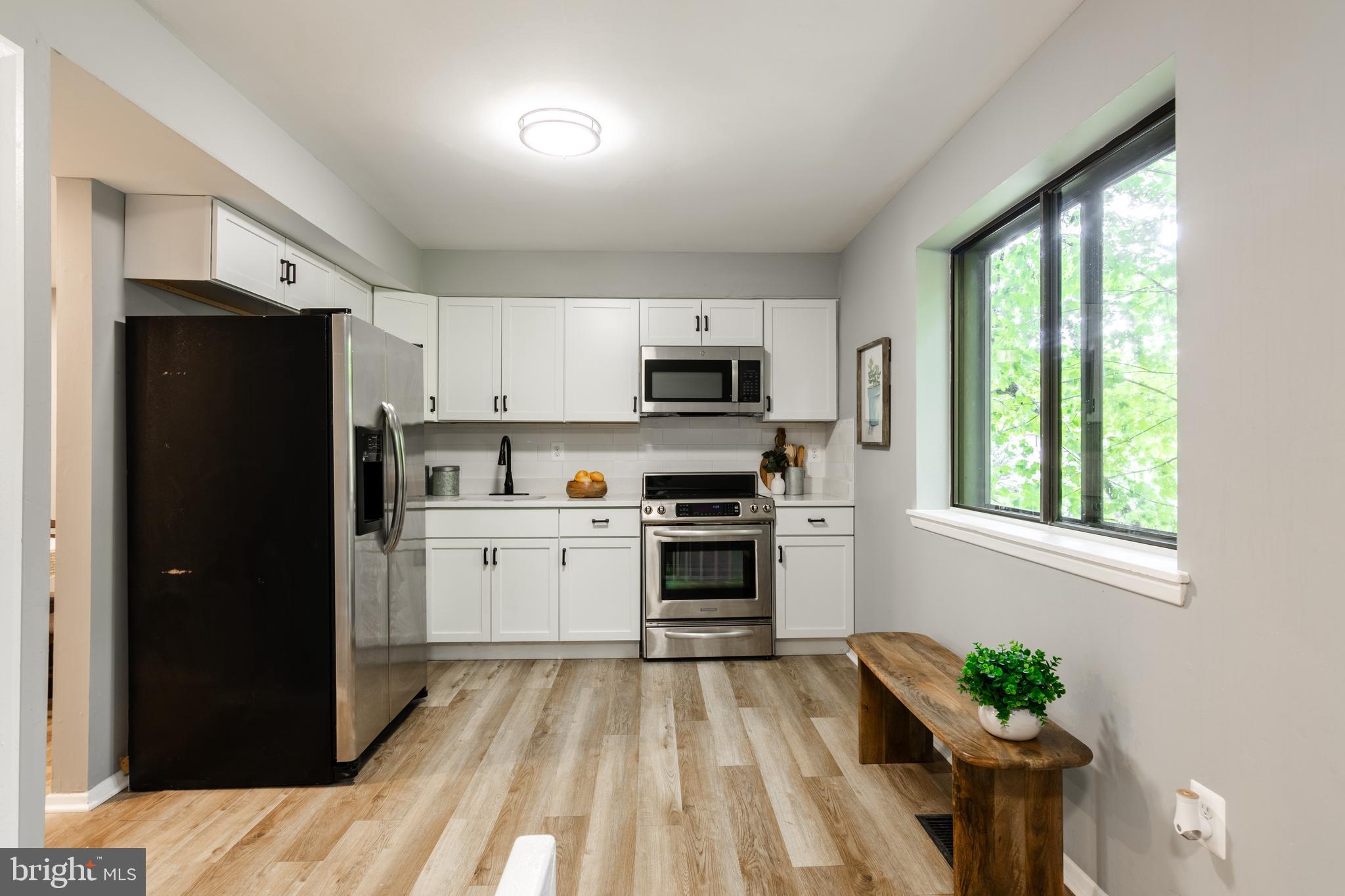 7374 HICKORY LOG CIRCLE