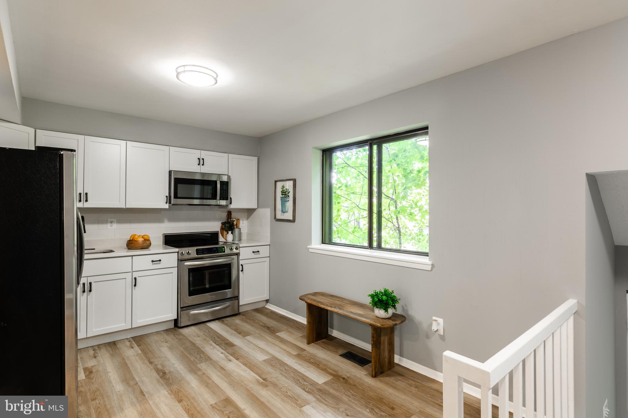 7374 HICKORY LOG CIRCLE