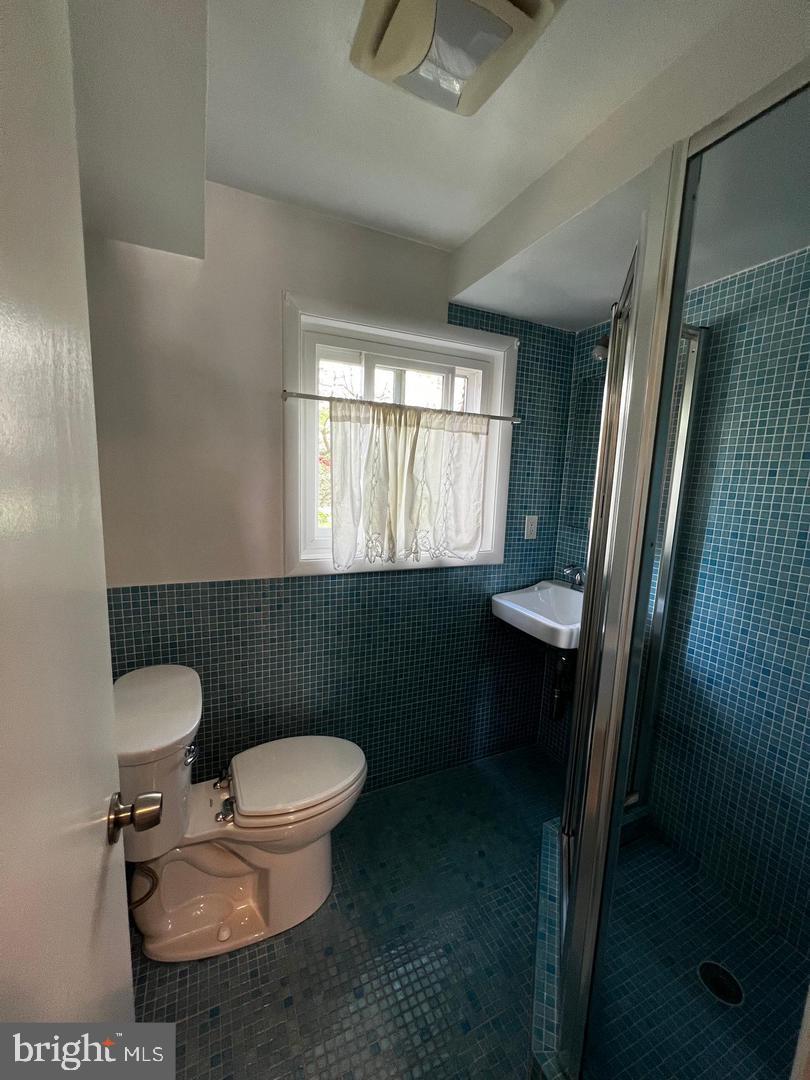 SLEEPY HOLLOW ESTATES - Residential Lease