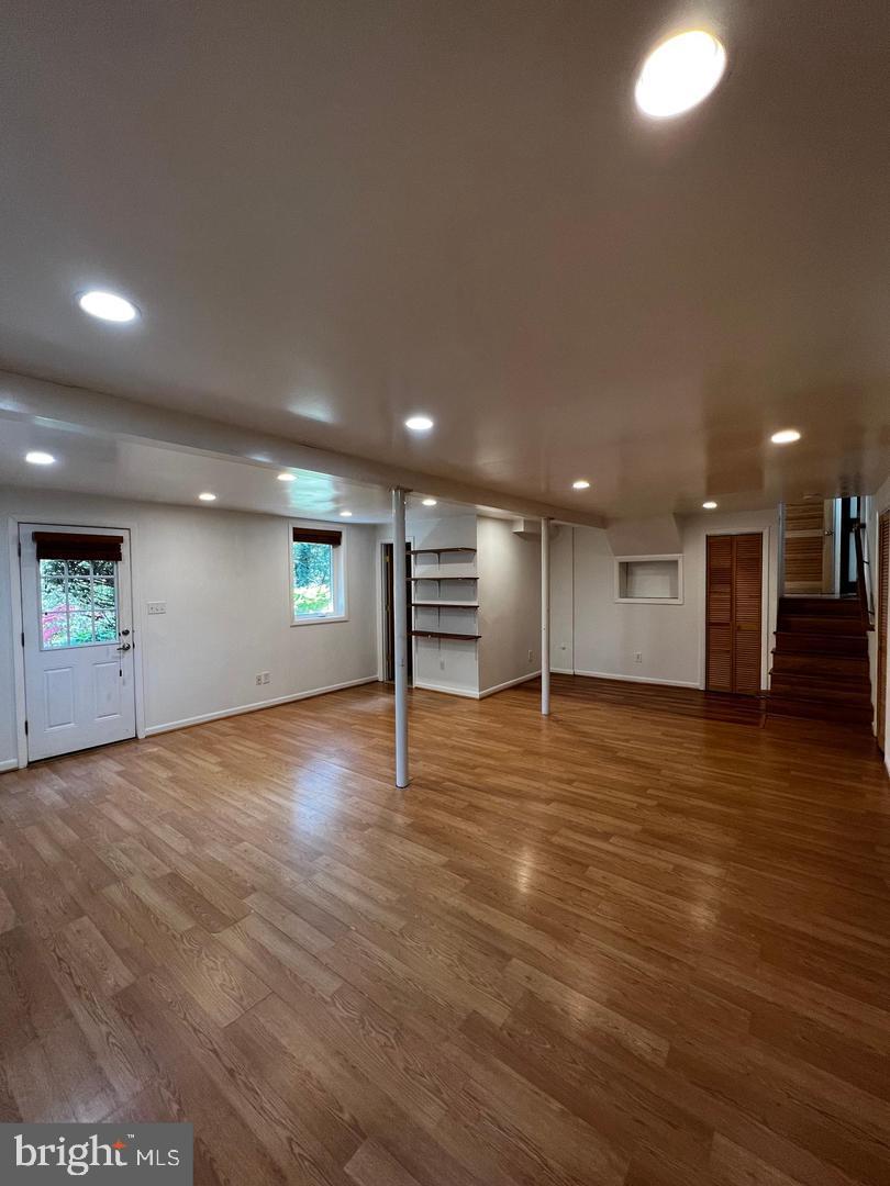 SLEEPY HOLLOW ESTATES - Residential Lease