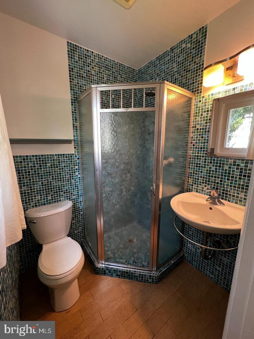 SLEEPY HOLLOW ESTATES - Residential Lease