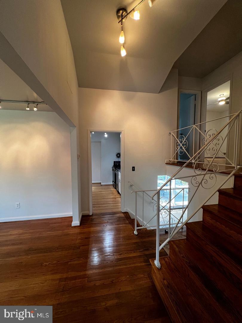 SLEEPY HOLLOW ESTATES - Residential Lease