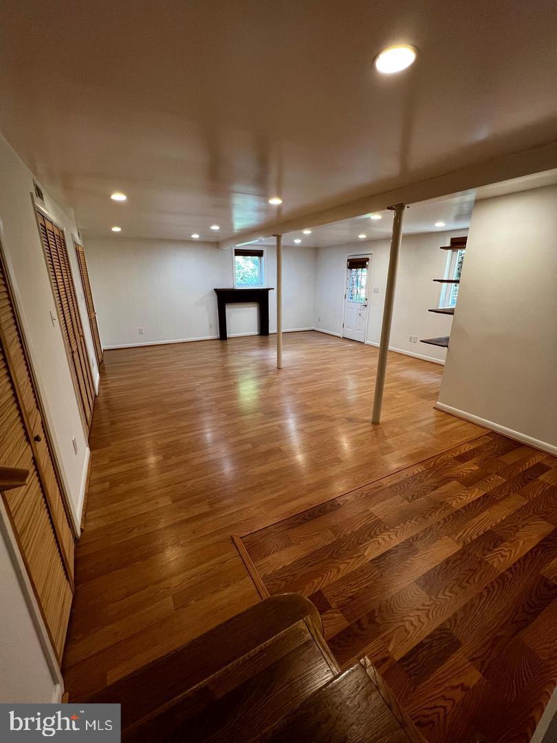 SLEEPY HOLLOW ESTATES - Residential Lease