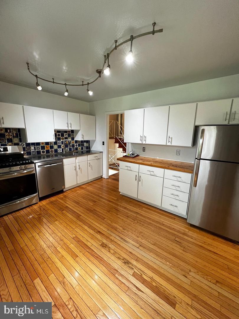 SLEEPY HOLLOW ESTATES - Residential Lease