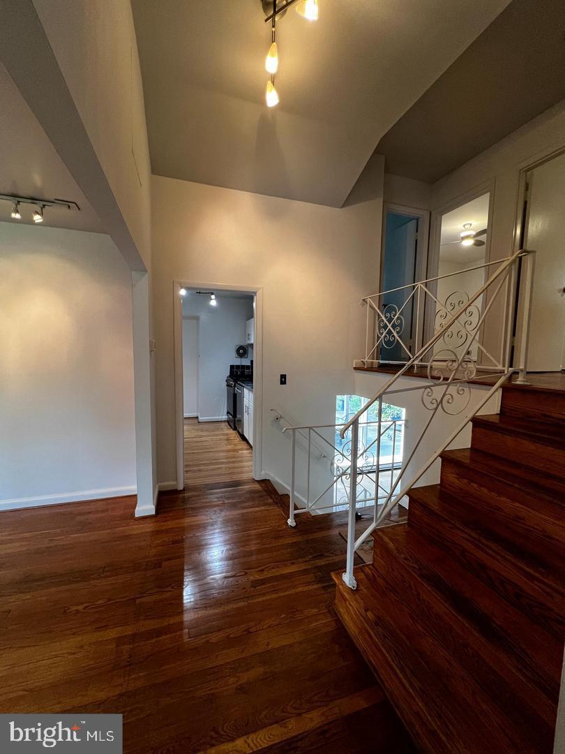 SLEEPY HOLLOW ESTATES - Residential Lease