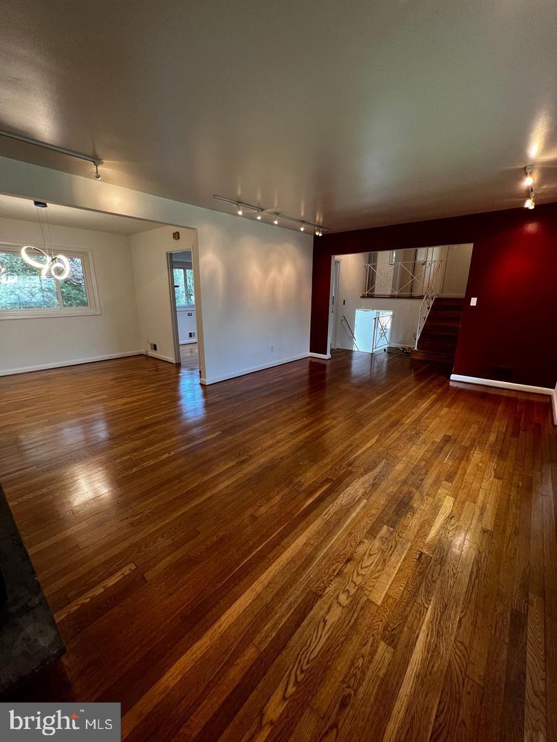 SLEEPY HOLLOW ESTATES - Residential Lease