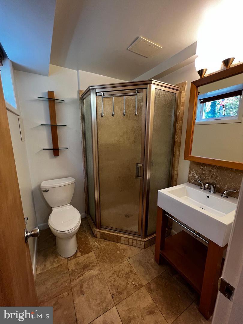 SLEEPY HOLLOW ESTATES - Residential Lease