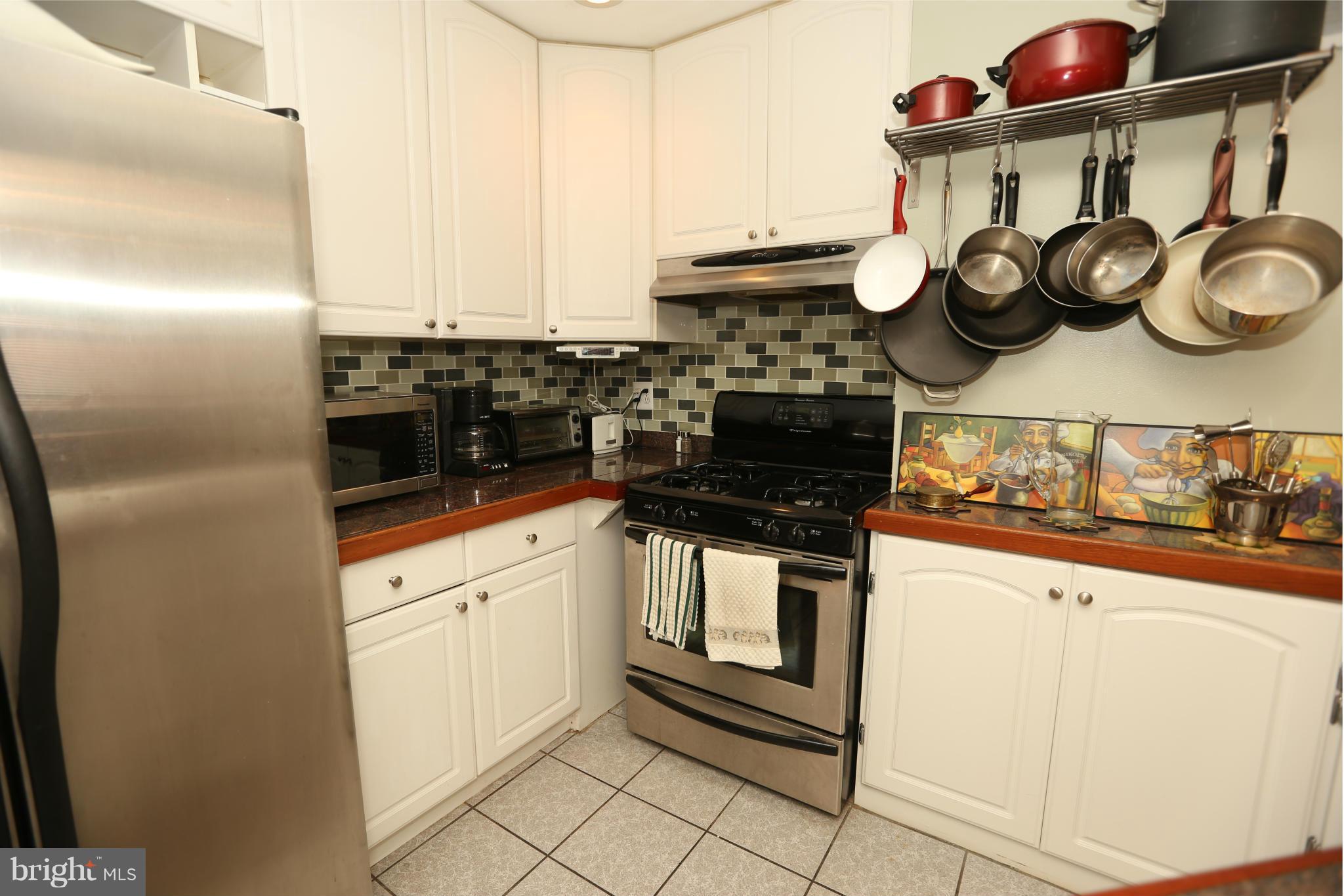 LOCUST POINT - Residential