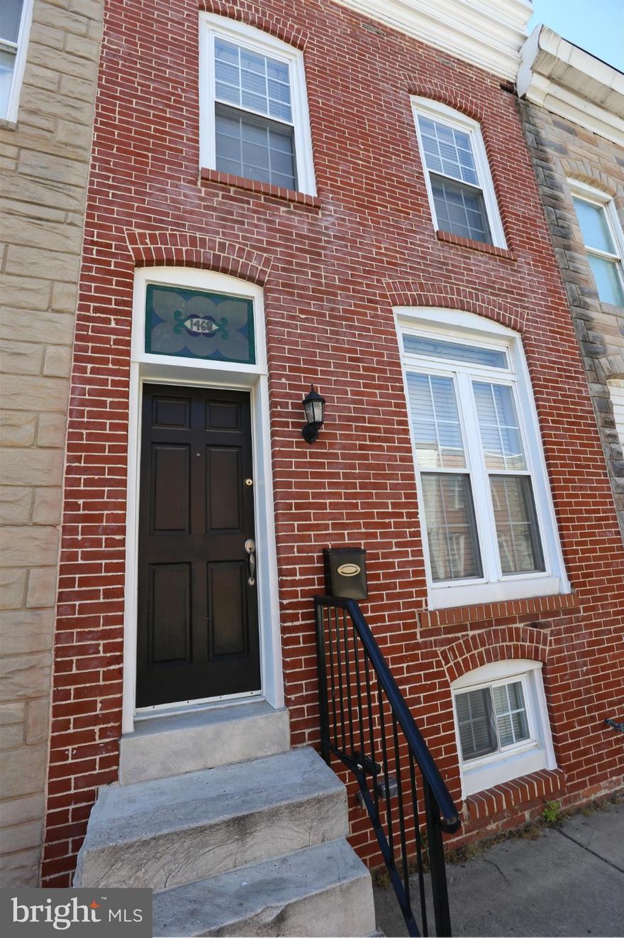 Wide open floor plan in this spacious home in coveted Locust Point.  This home features beautiful wood floors throughout, 2 large bedrooms with plenty of closet space, a finished basement and large kitchen island.  Located in Locust Point within walking distance to all the conveniences of city living.