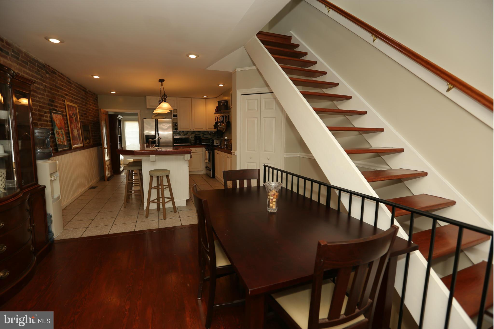 LOCUST POINT - Residential