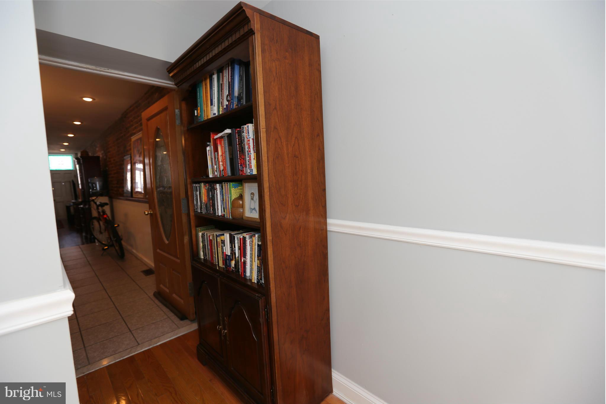 LOCUST POINT - Residential