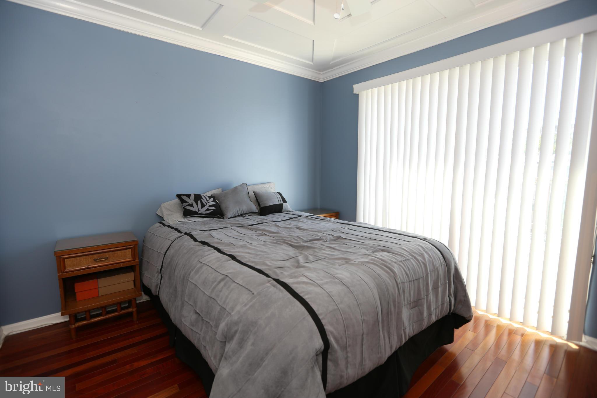 LOCUST POINT - Residential