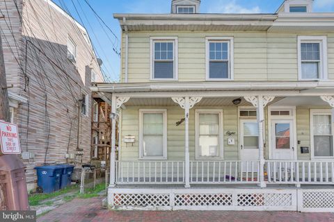 Photo of 8 Church Street #B, MOUNT HOLLY, NJ 08060 (MLS # NJBL2097986)