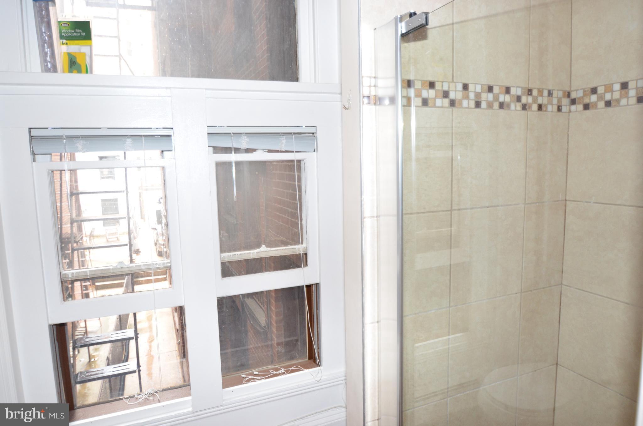 MOUNT VERNON PLACE HISTORIC DISTRICT - Residential Lease