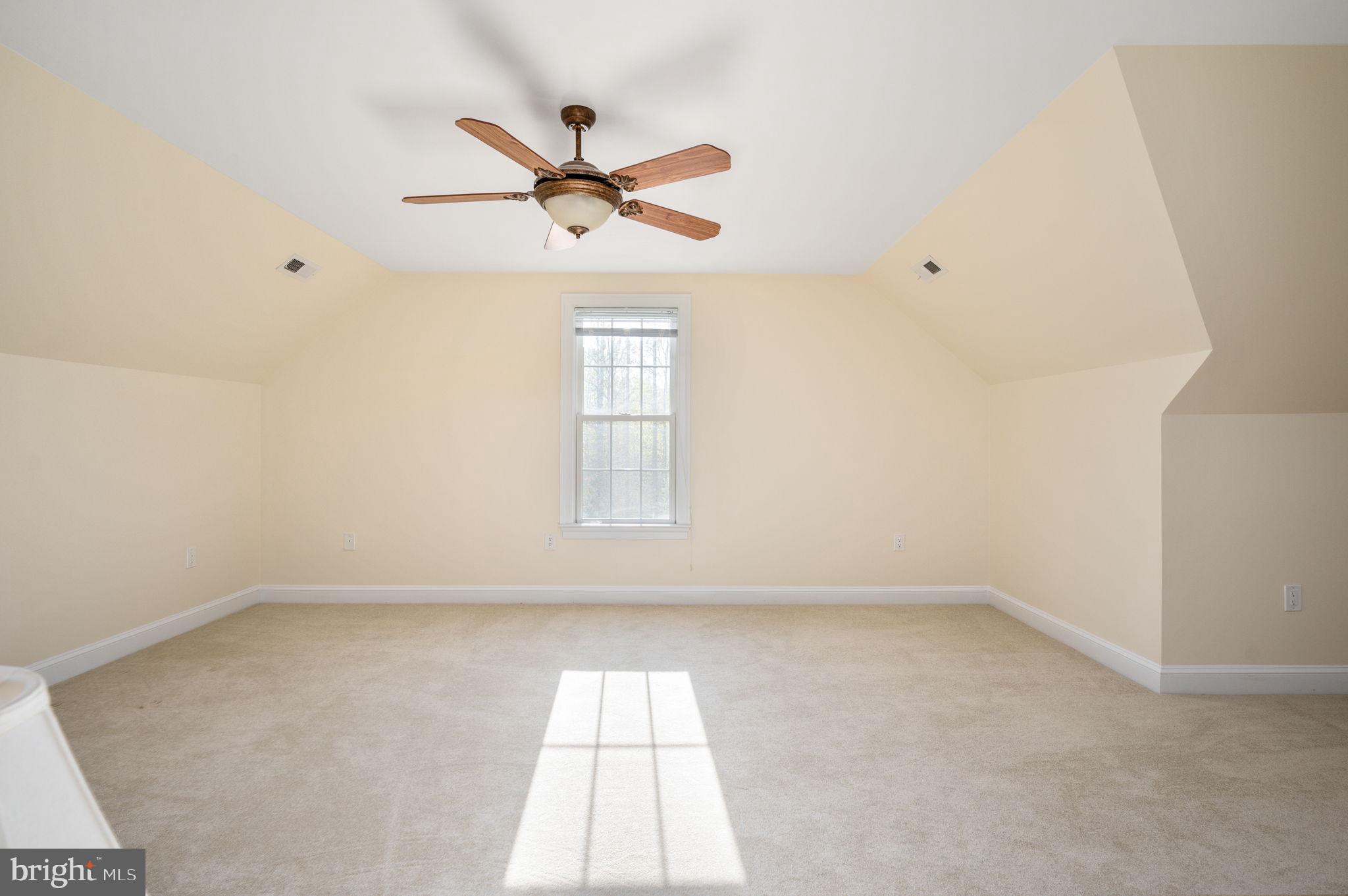 FOX GLEN EQUESTRIAN ESTATES - Residential