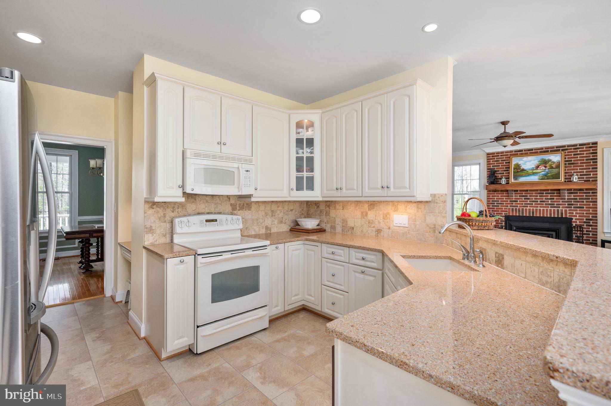 FOX GLEN EQUESTRIAN ESTATES - Residential