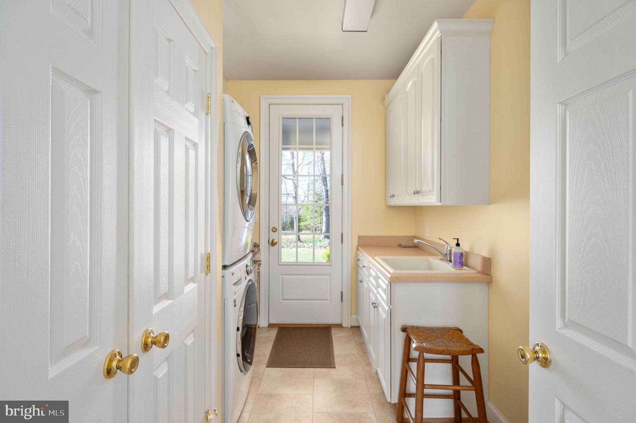 FOX GLEN EQUESTRIAN ESTATES - Residential