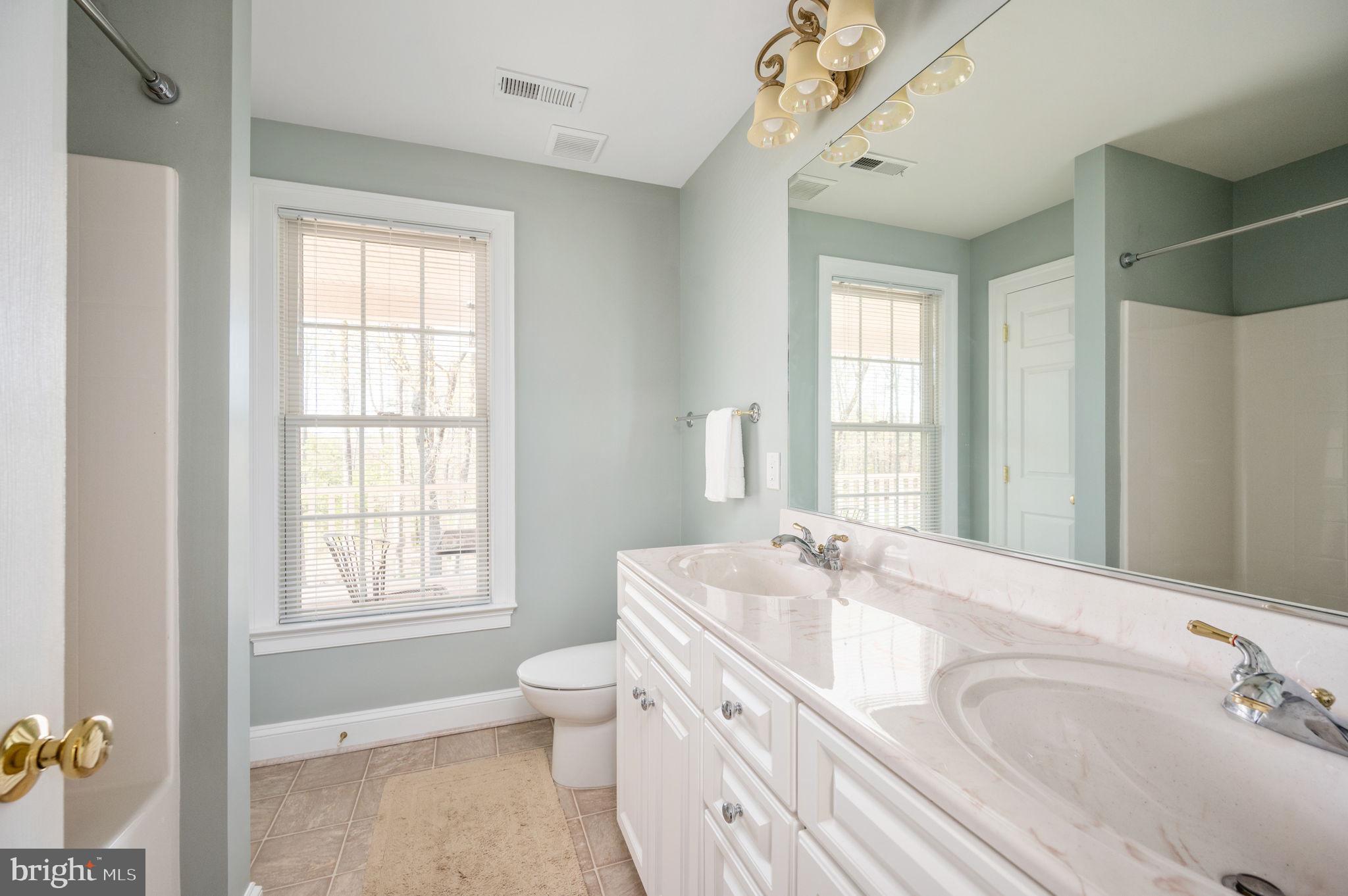 FOX GLEN EQUESTRIAN ESTATES - Residential