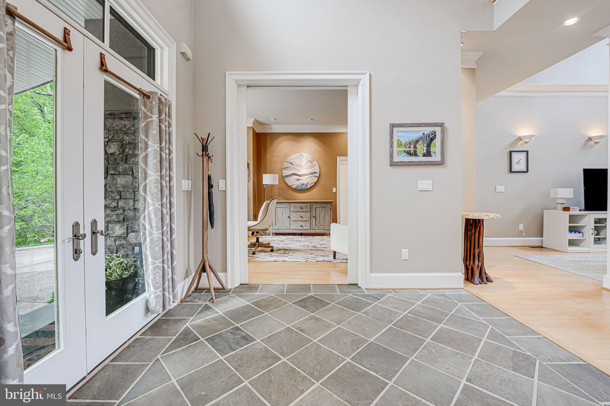 RIVER BLUFFS - Residential