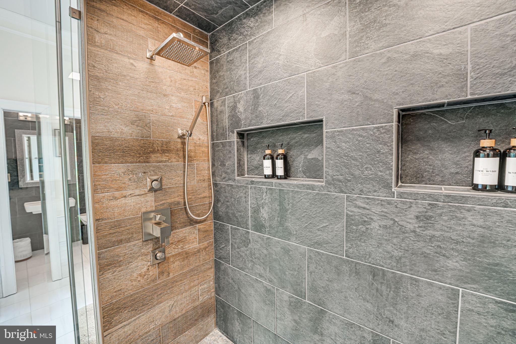 RIVER BLUFFS - Residential