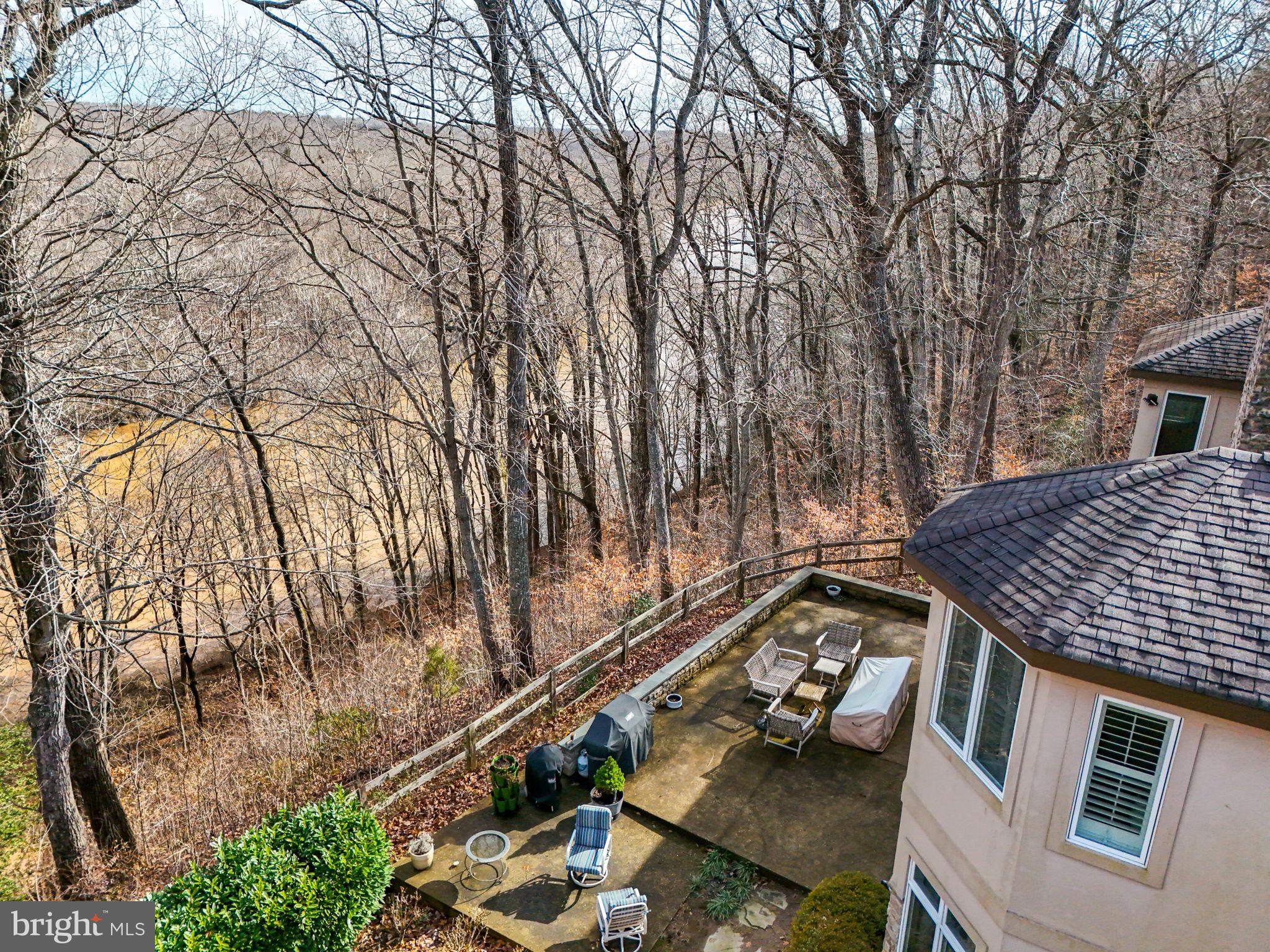 RIVER BLUFFS - Residential