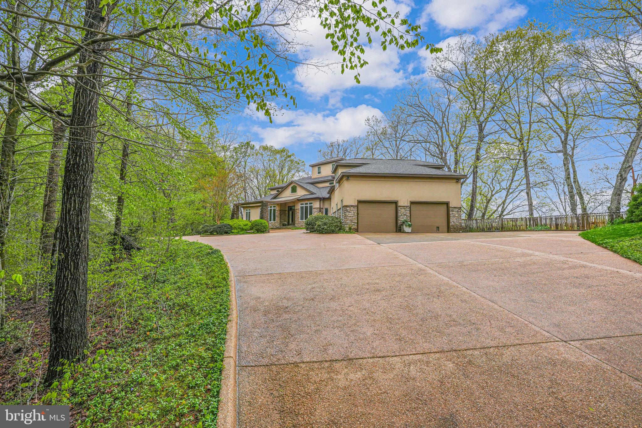 RIVER BLUFFS - Residential