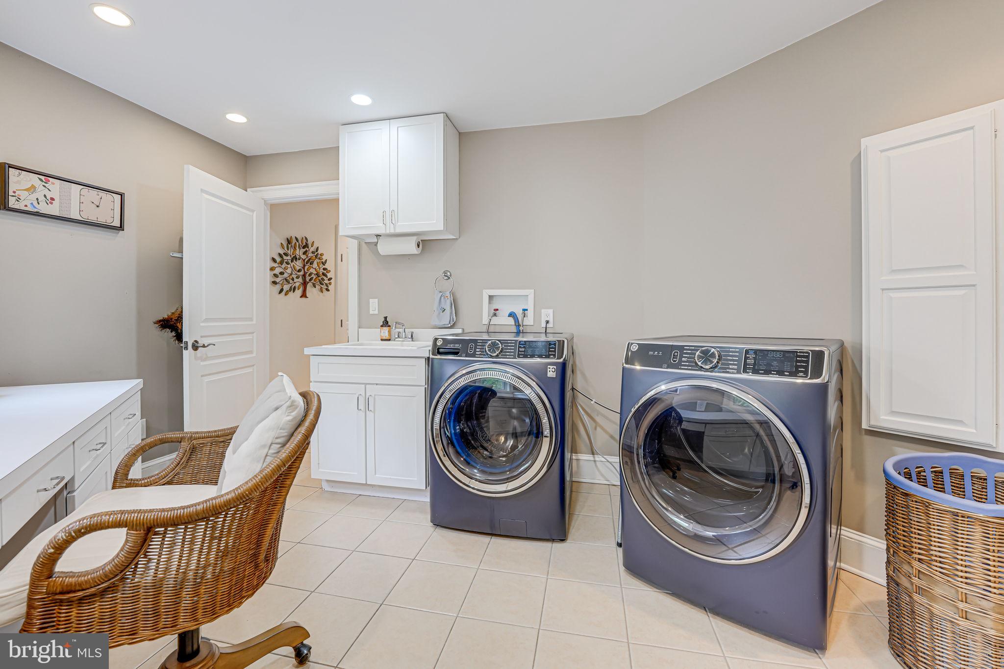 RIVER BLUFFS - Residential