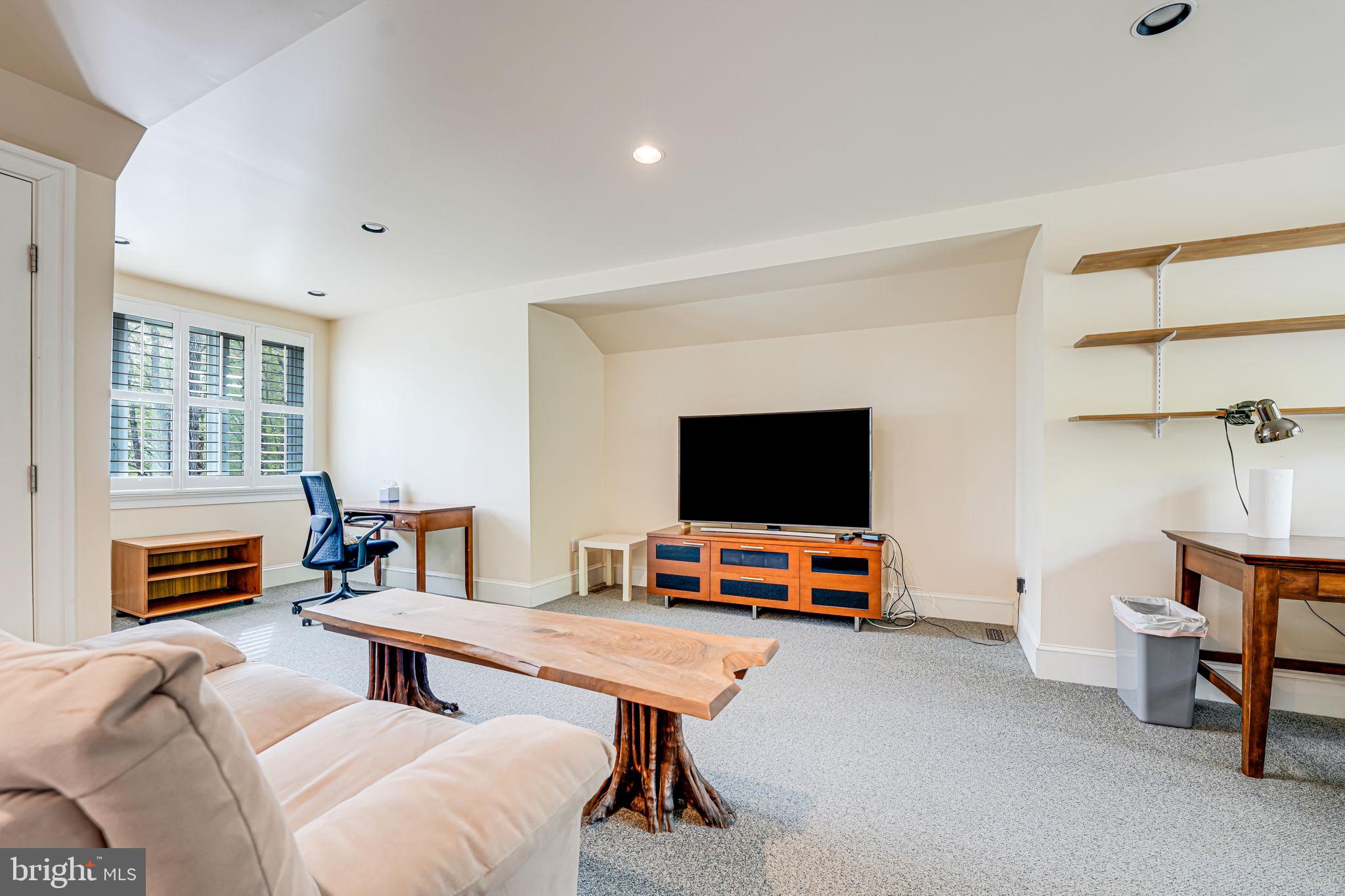 RIVER BLUFFS - Residential