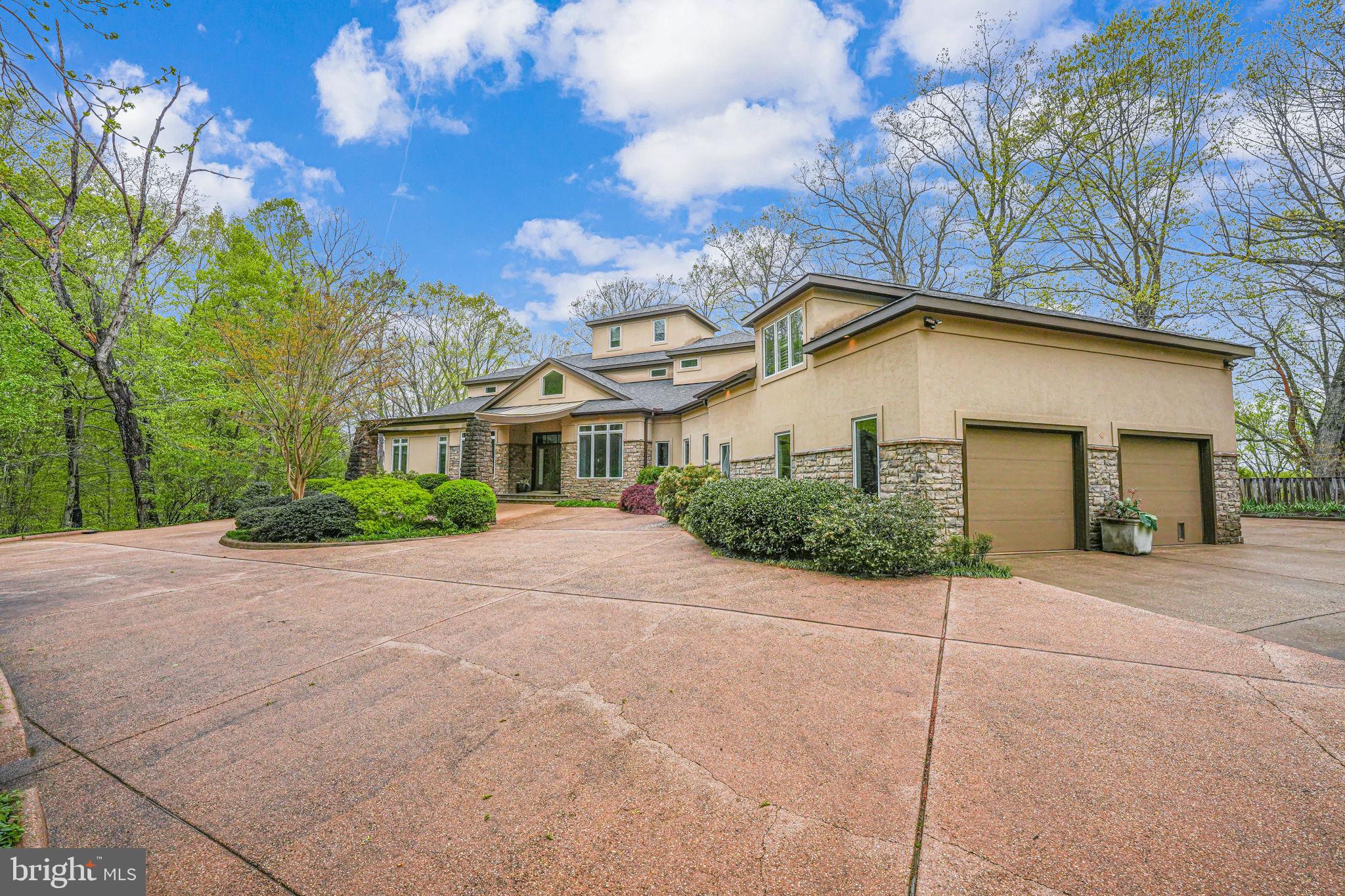 RIVER BLUFFS - Residential