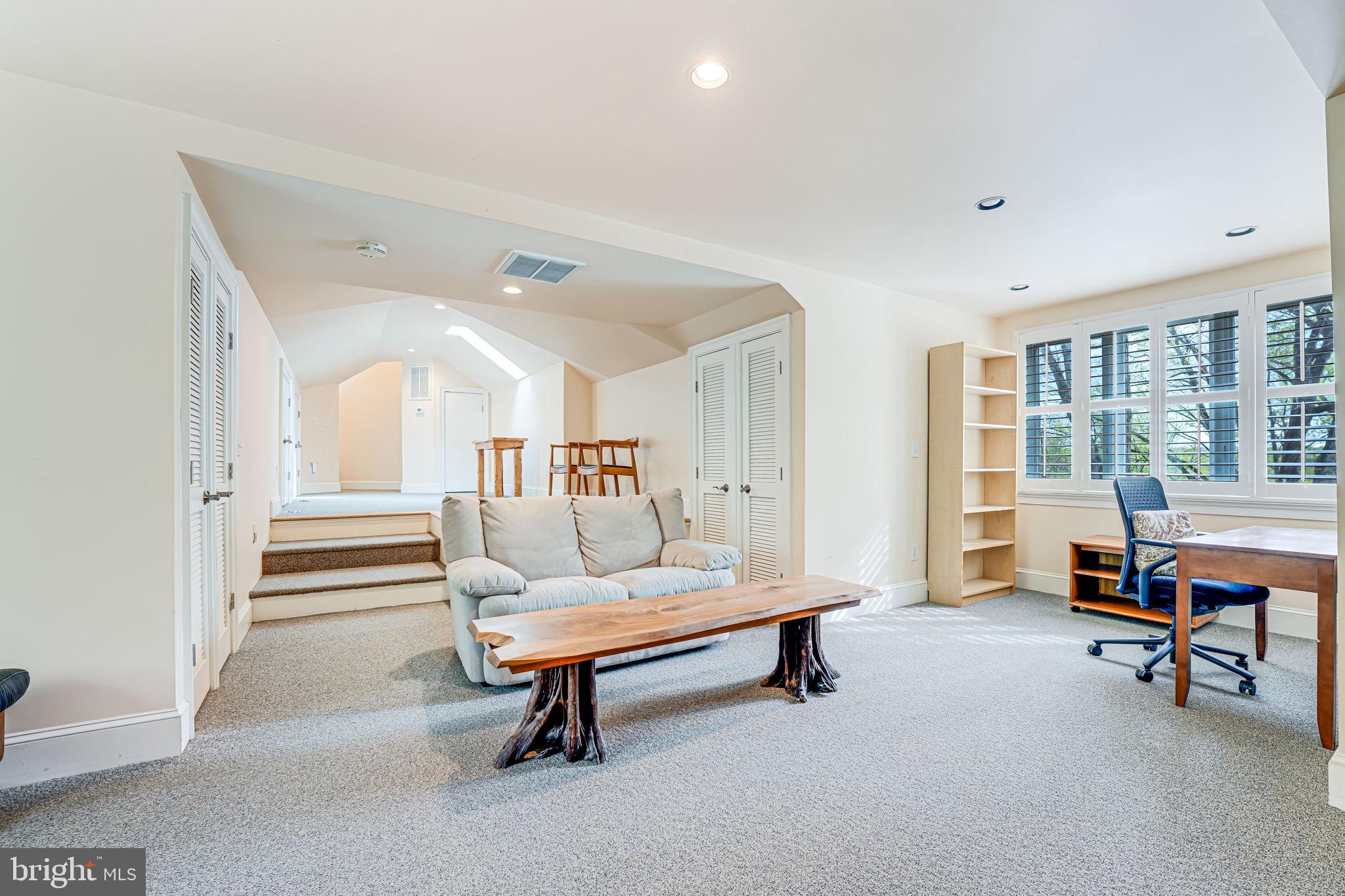 RIVER BLUFFS - Residential