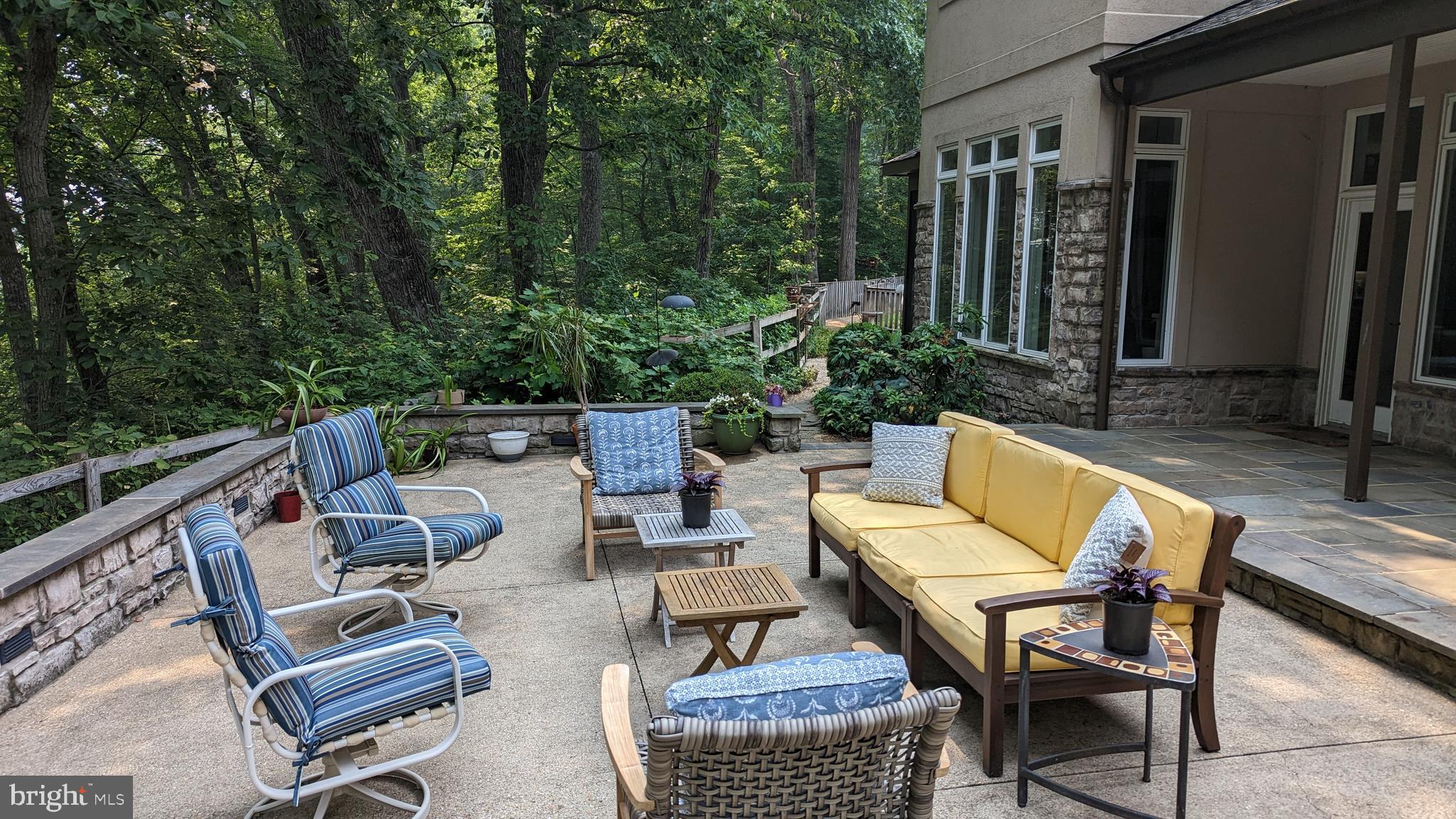 RIVER BLUFFS - Residential