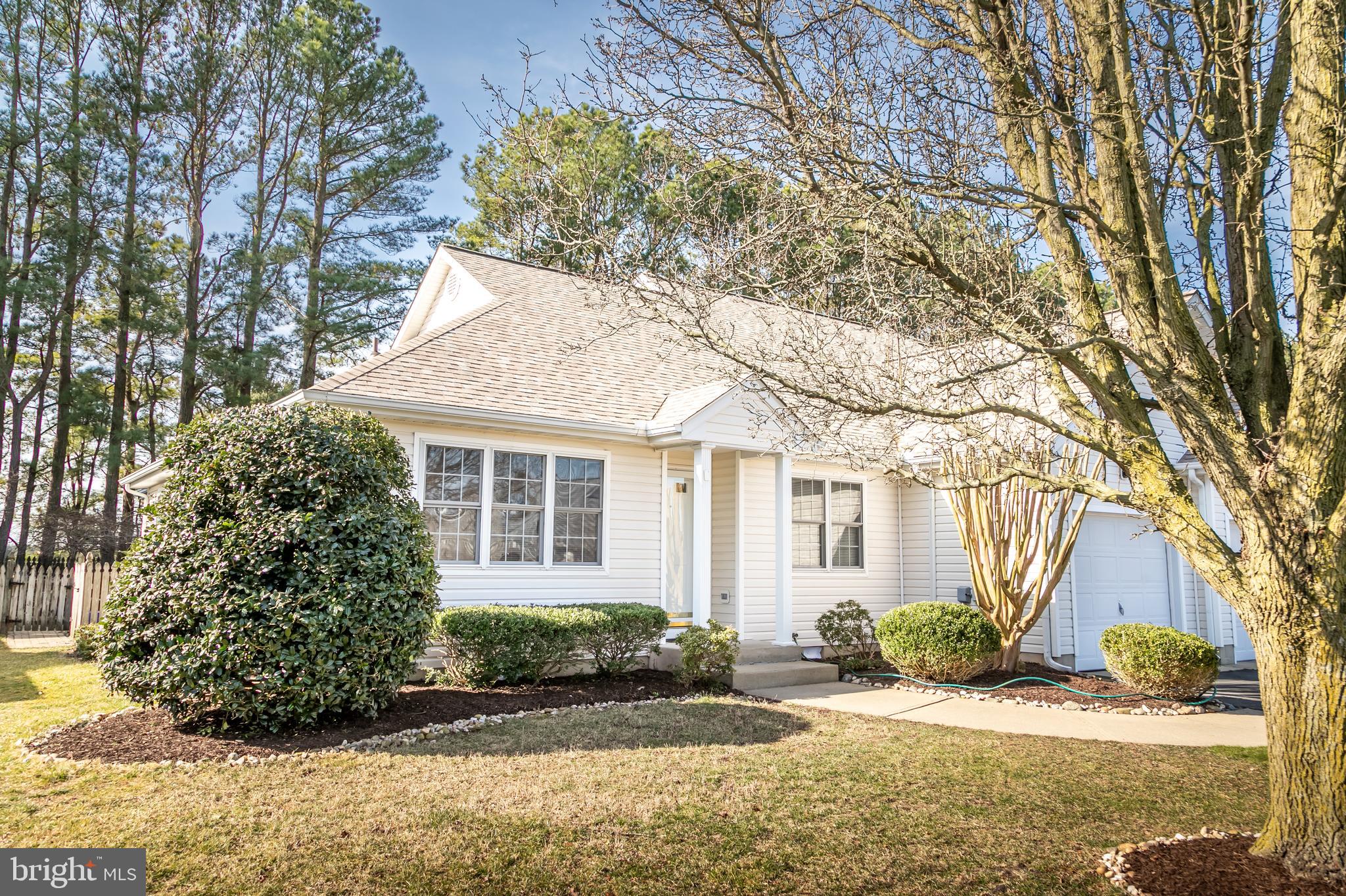 1048 E SCHUMAKER MANOR DRIVE